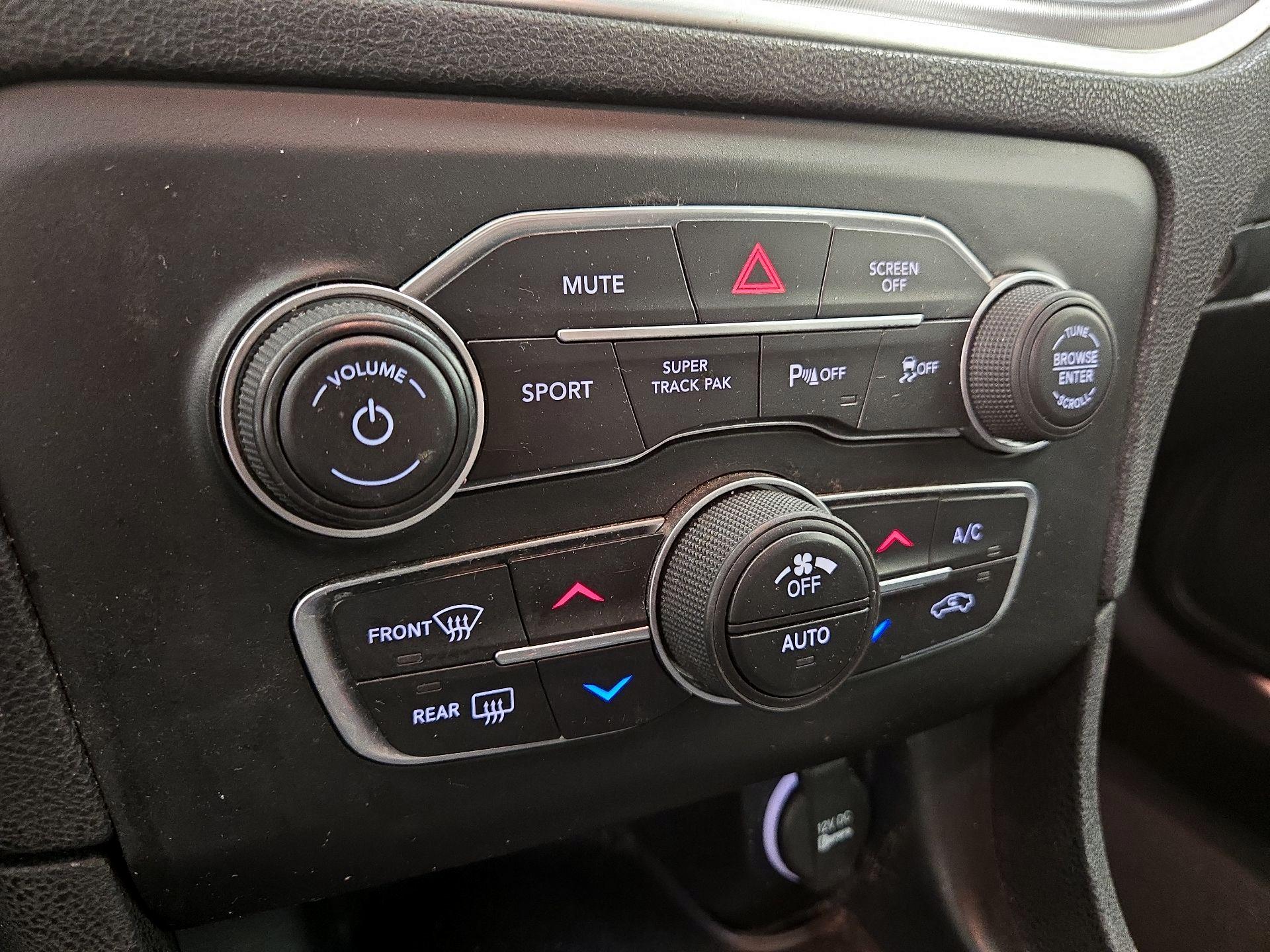 Thumbnail: 2021 Dodge Charger - 16