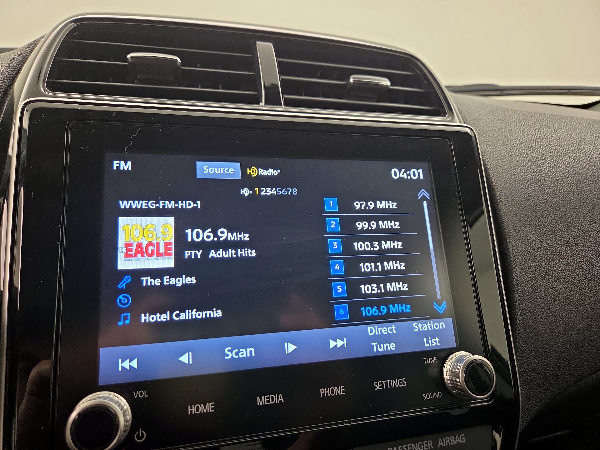 Thumbnail: 2023 Mitsubishi Outlander Sport - 15