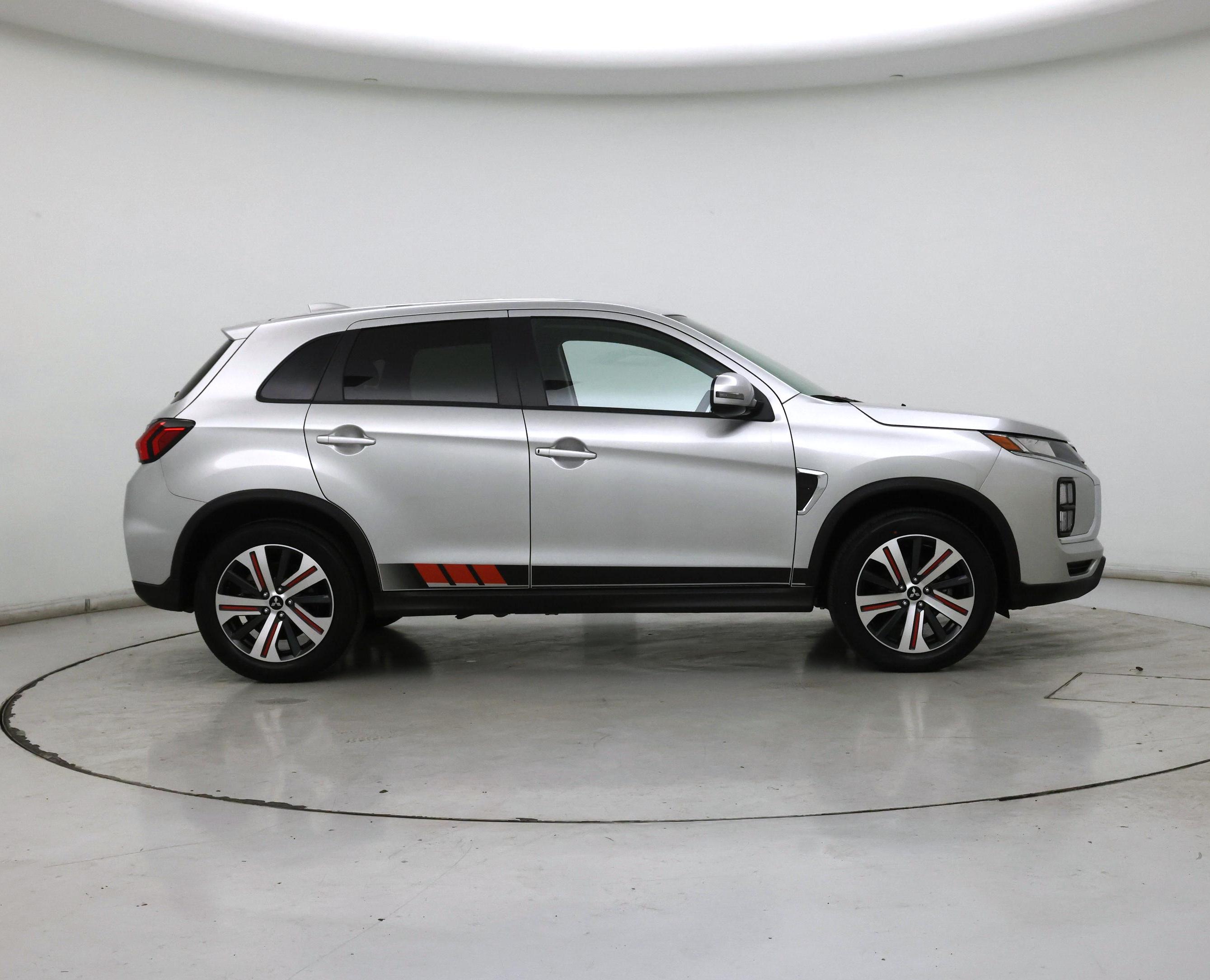 Thumbnail: 2023 Mitsubishi Outlander Sport - 7