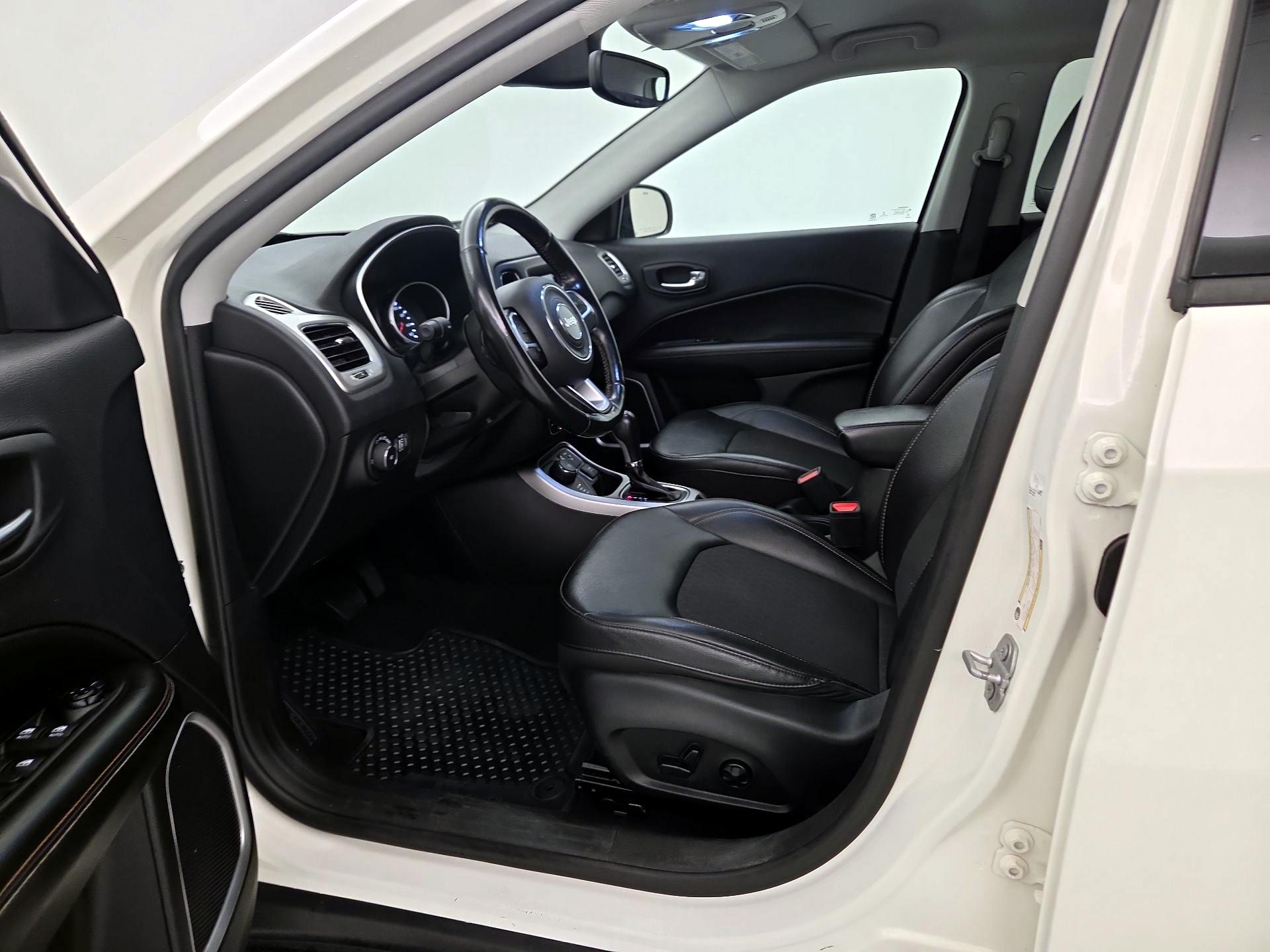 Thumbnail: 2020 Jeep Compass - 11