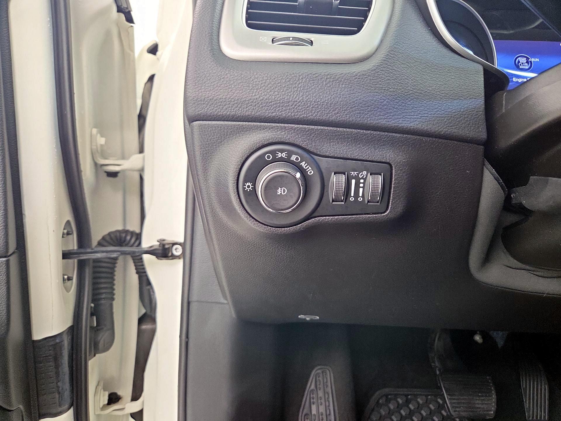 Thumbnail: 2020 Jeep Compass - 13