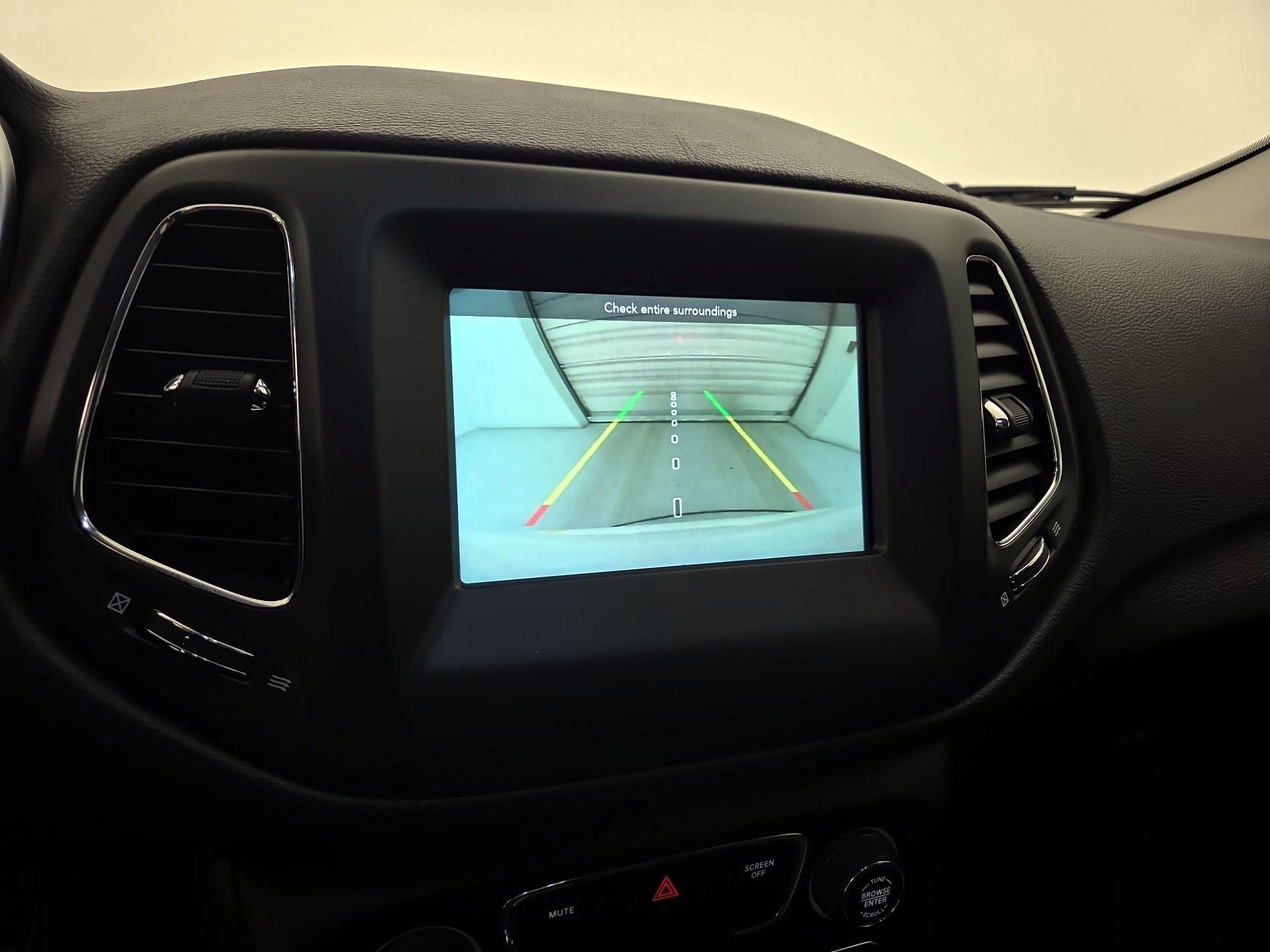 Thumbnail: 2020 Jeep Compass - 14