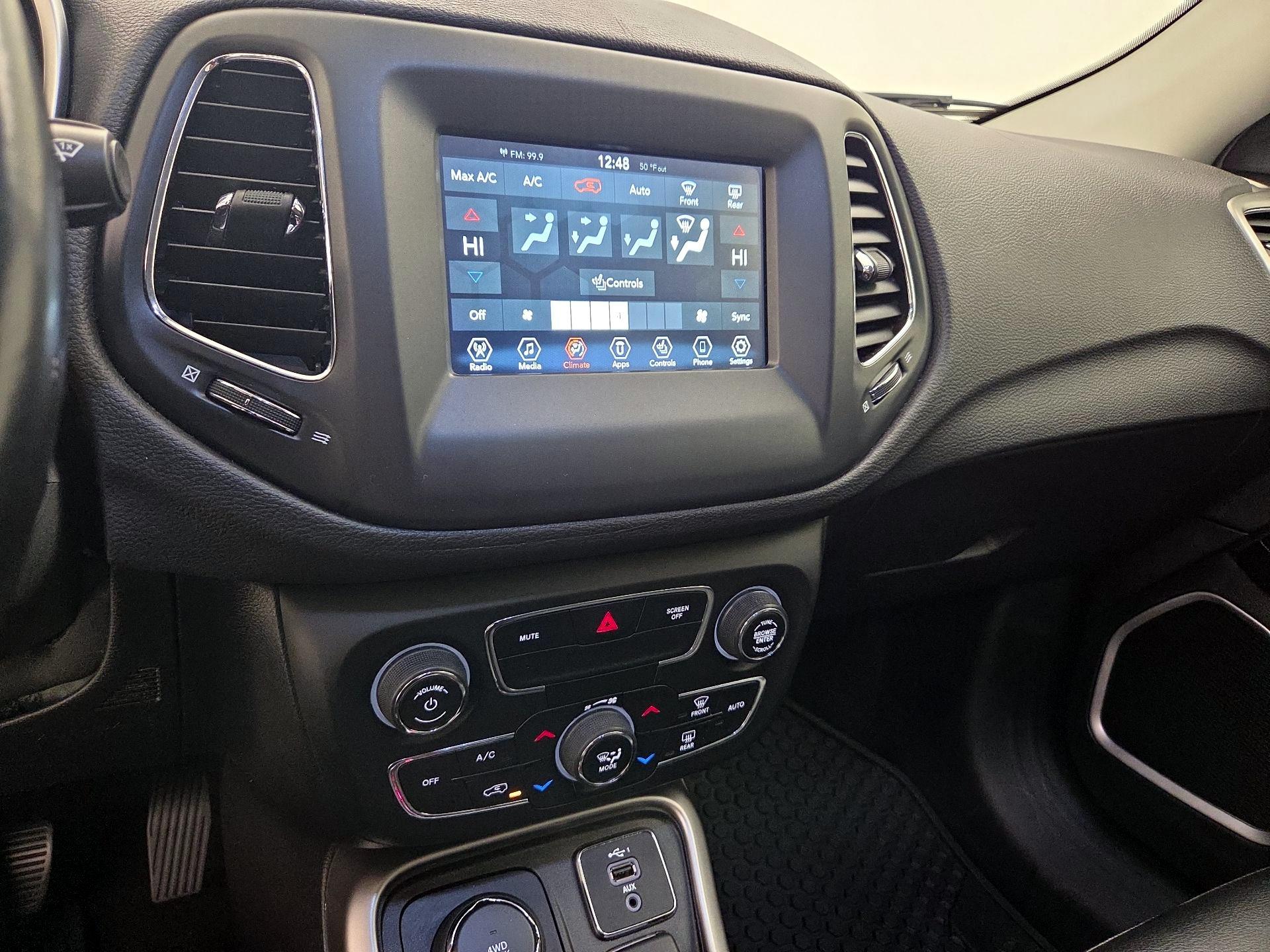 Thumbnail: 2020 Jeep Compass - 16