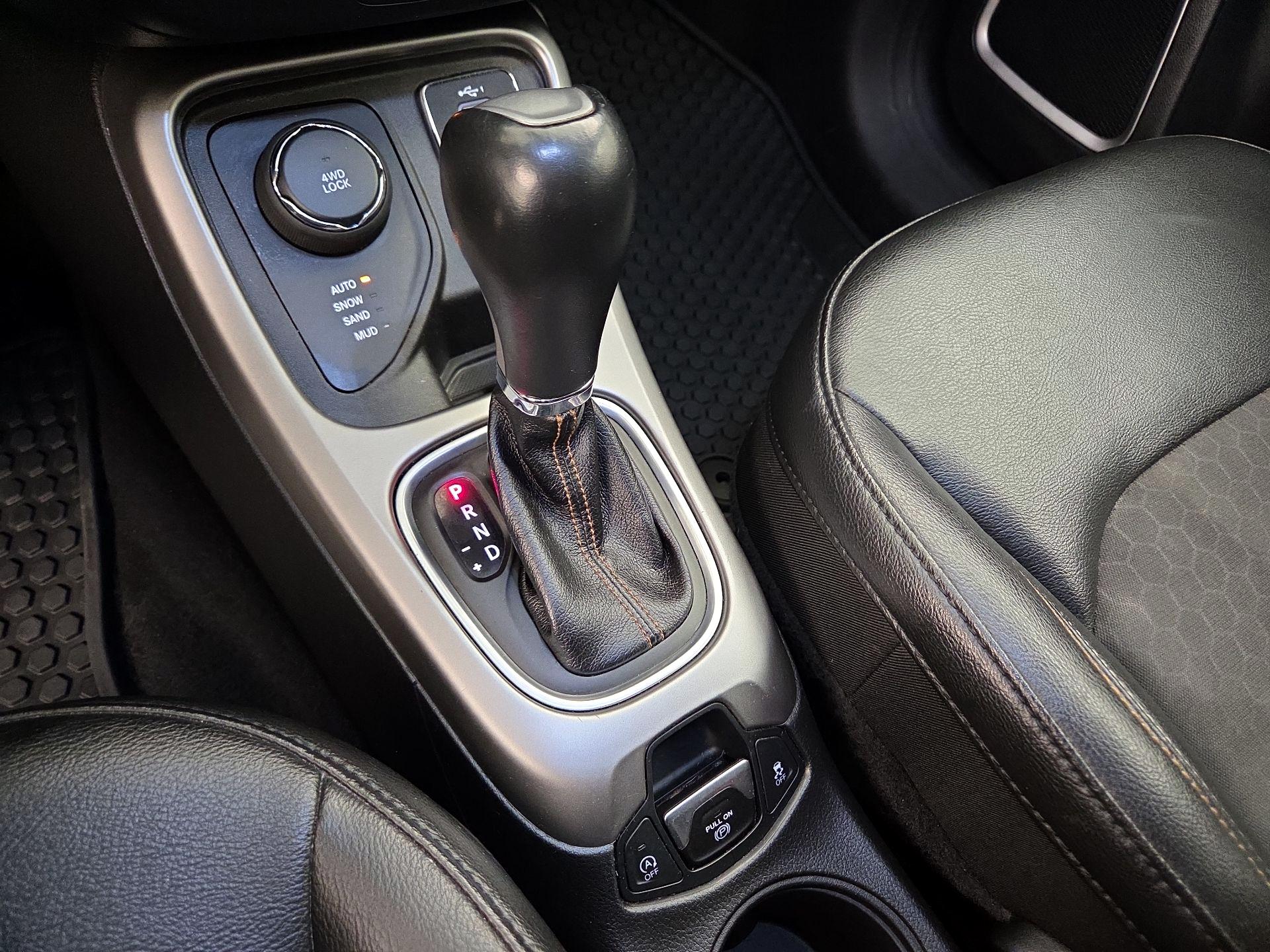 Thumbnail: 2020 Jeep Compass - 17