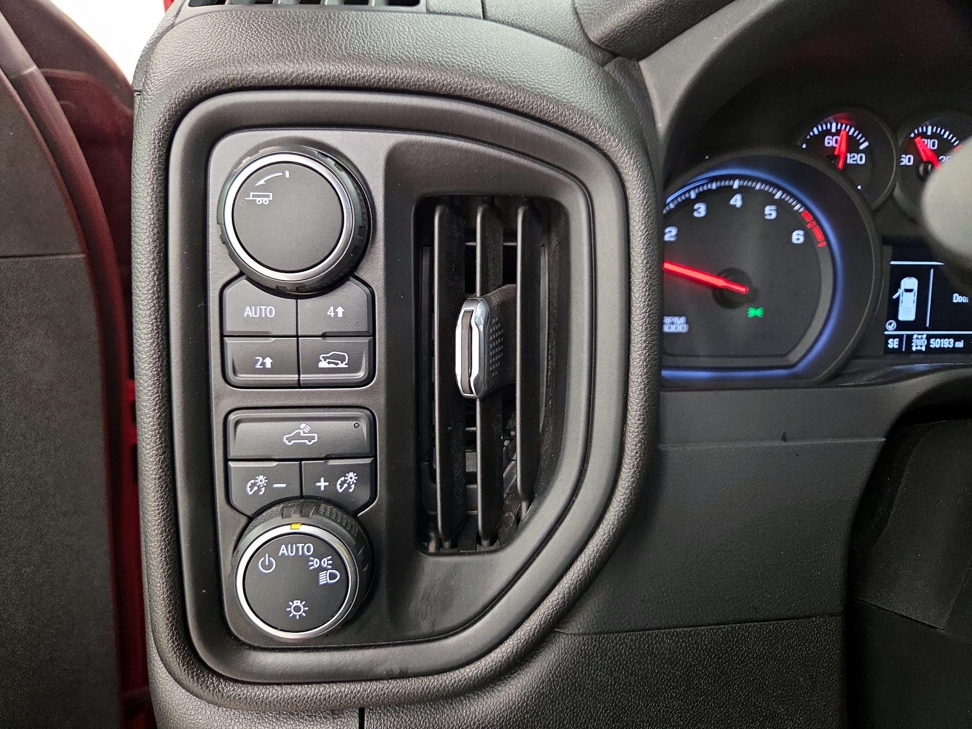 Thumbnail: 2020 Chevrolet Silverado 1500 - 13