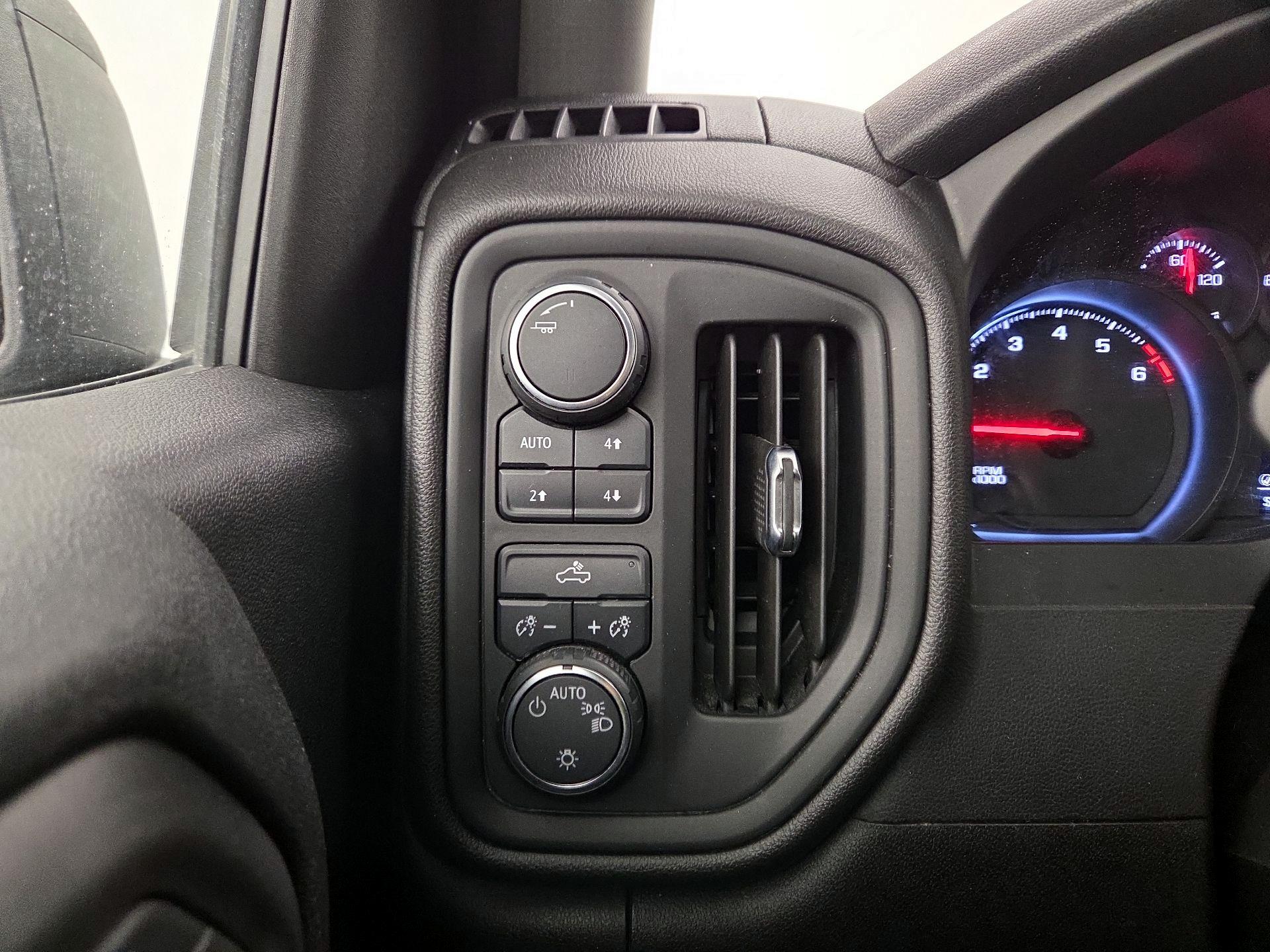 Thumbnail: 2021 Chevrolet Silverado 1500 - 13