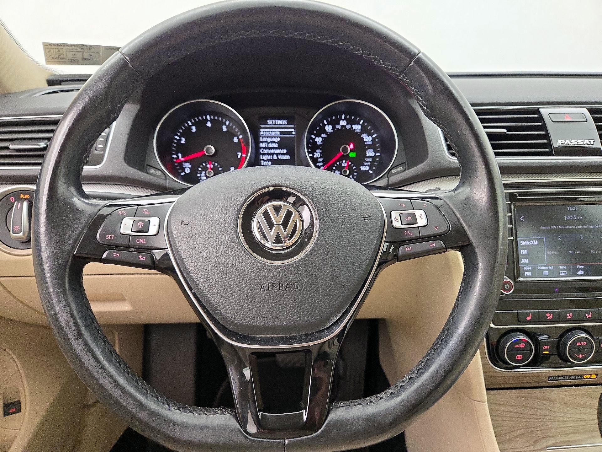Thumbnail: 2018 Volkswagen Passat - 10