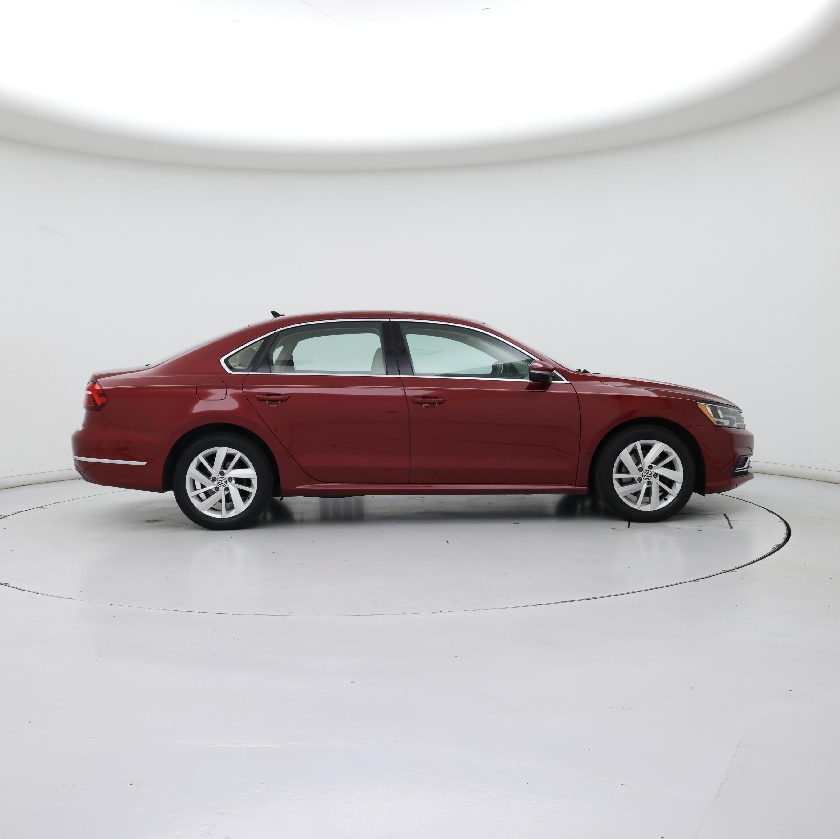 Thumbnail: 2018 Volkswagen Passat - 7