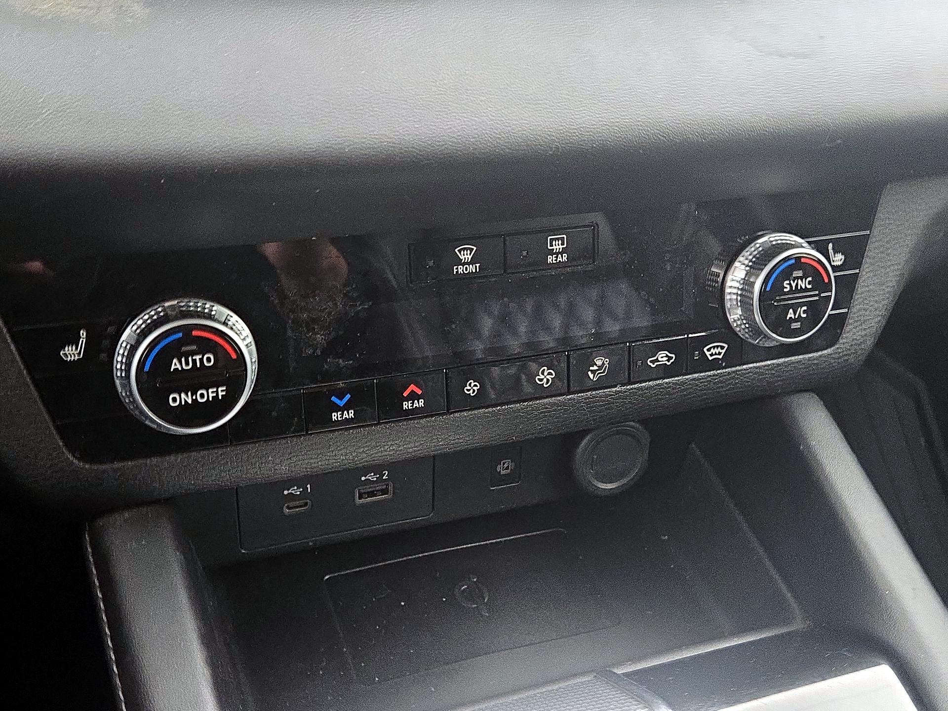 Thumbnail: 2022 Mitsubishi Outlander - 17