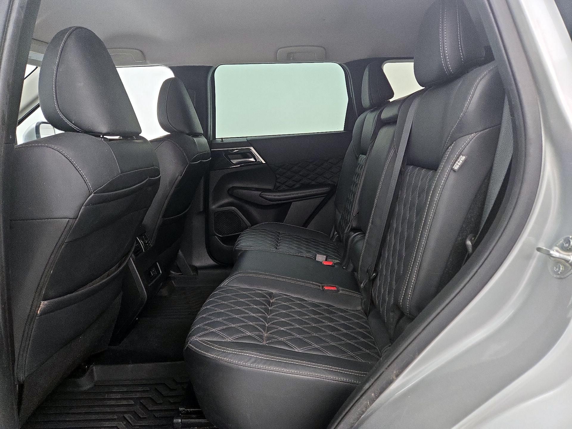 Thumbnail: 2022 Mitsubishi Outlander - 19