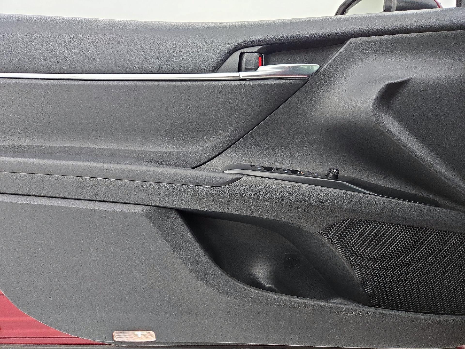 Thumbnail: 2018 Toyota Camry - 12