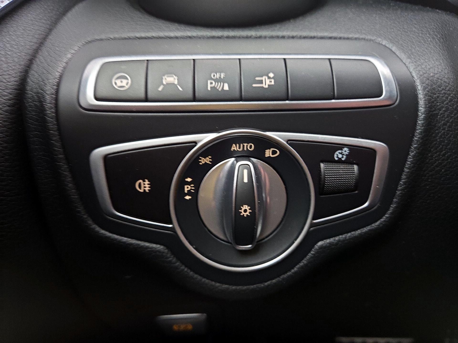 Thumbnail: 2020 Mercedes-Benz C-Class - 13