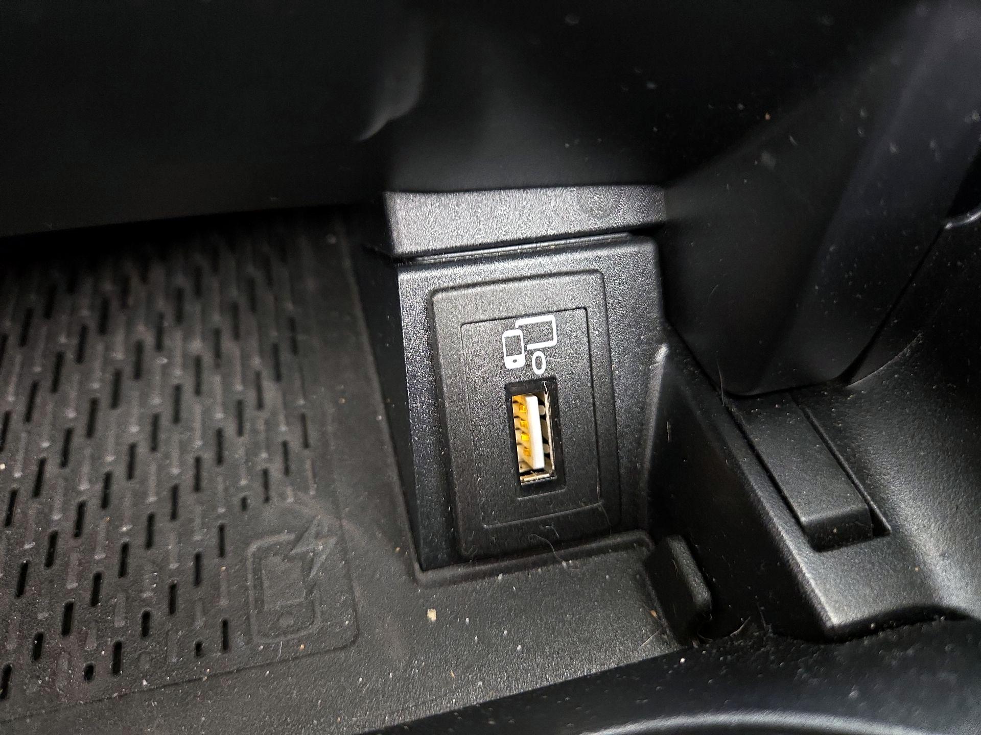 Thumbnail: 2020 Mercedes-Benz C-Class - 19