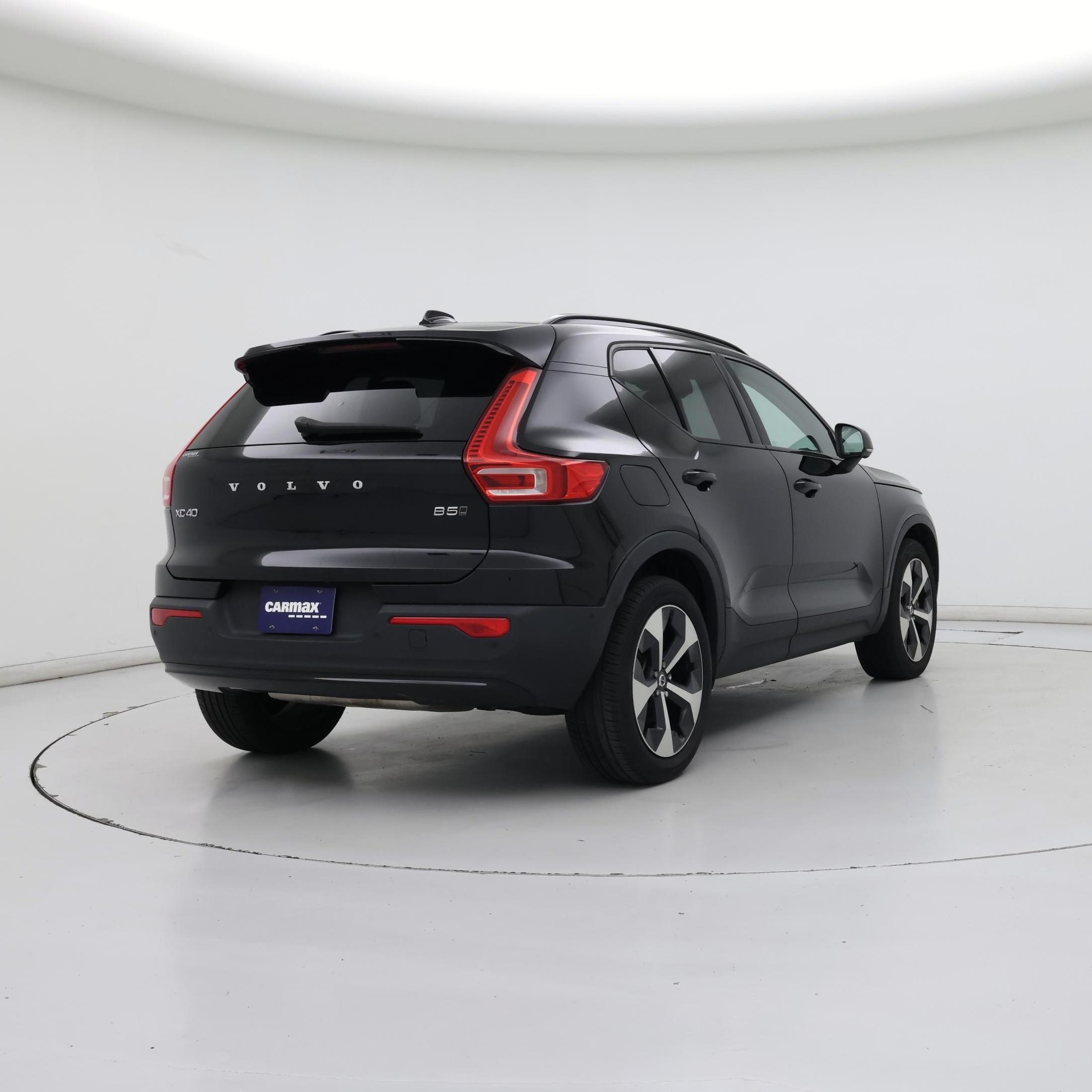 Thumbnail: 2023 Volvo XC40 - 8