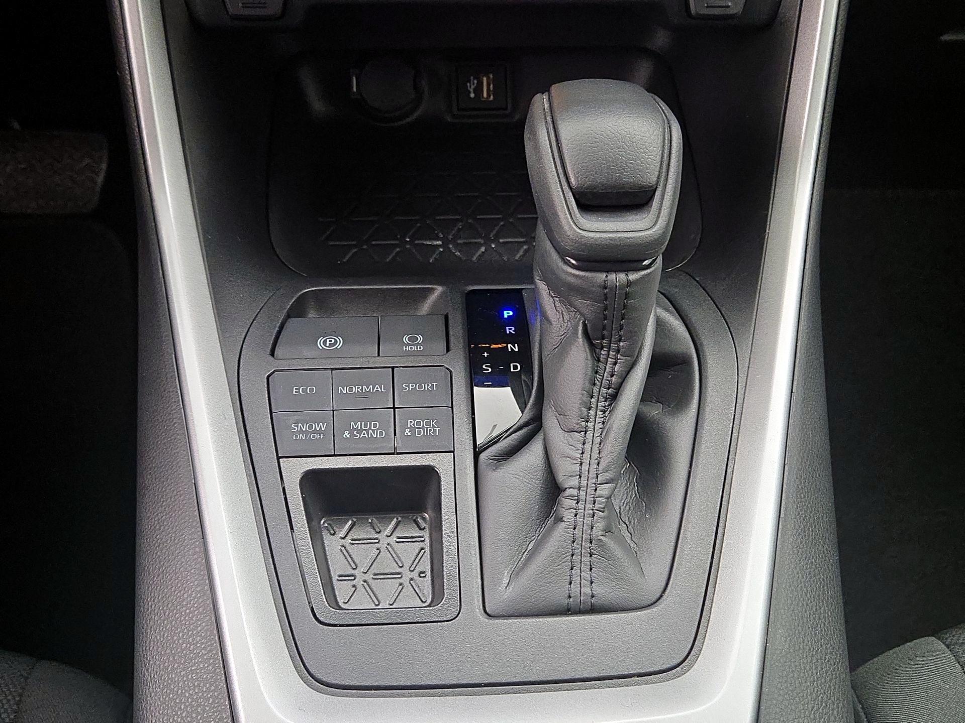 Thumbnail: 2024 Toyota RAV4 - 17