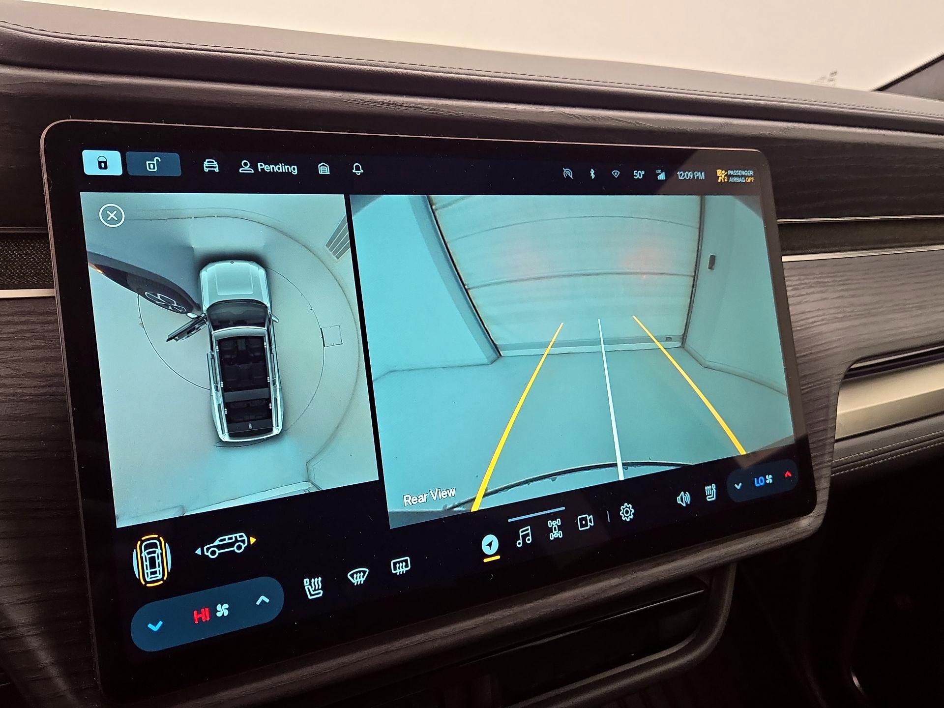 Thumbnail: 2023 Rivian R1S - 14