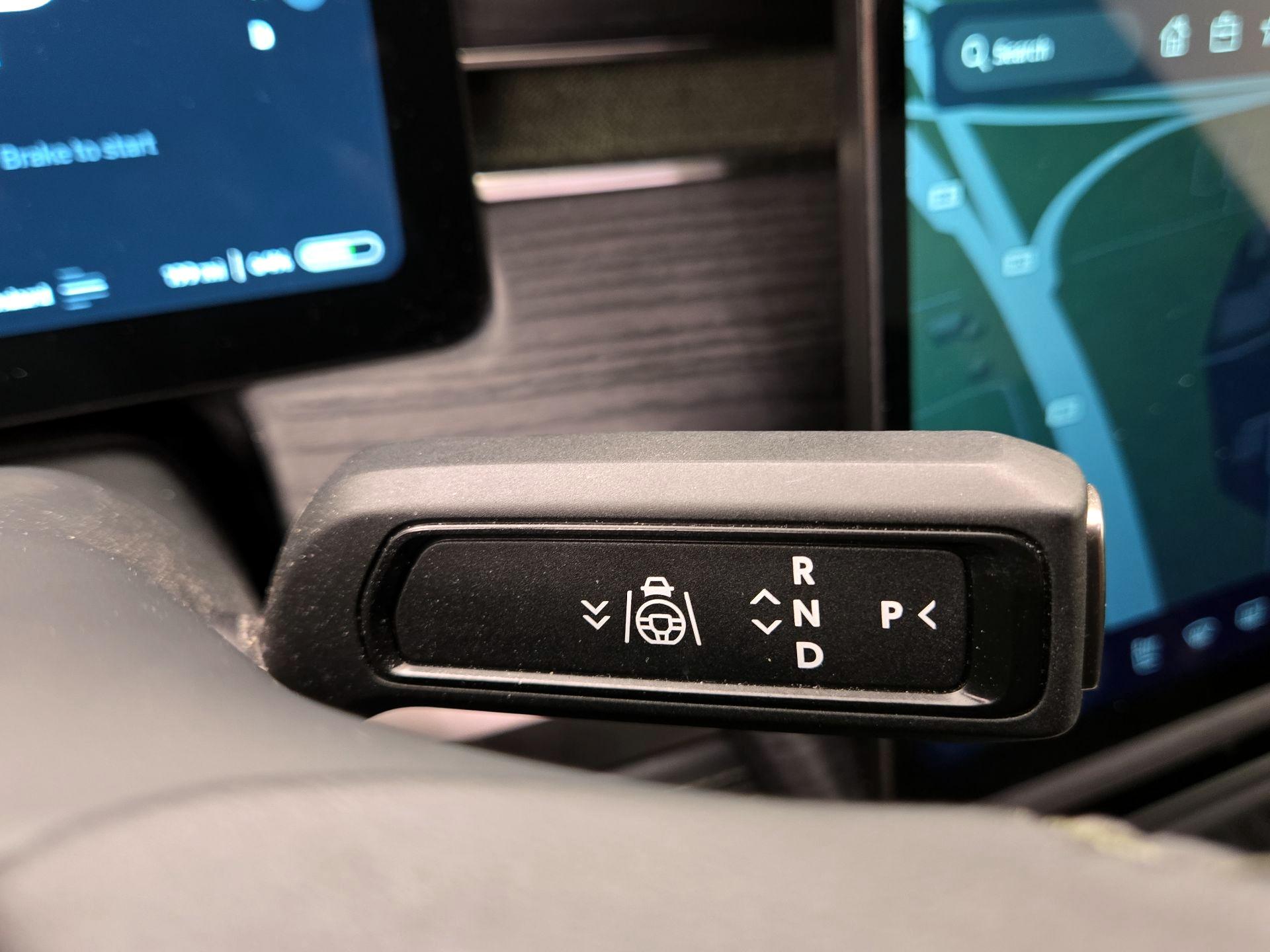 Thumbnail: 2023 Rivian R1S - 17