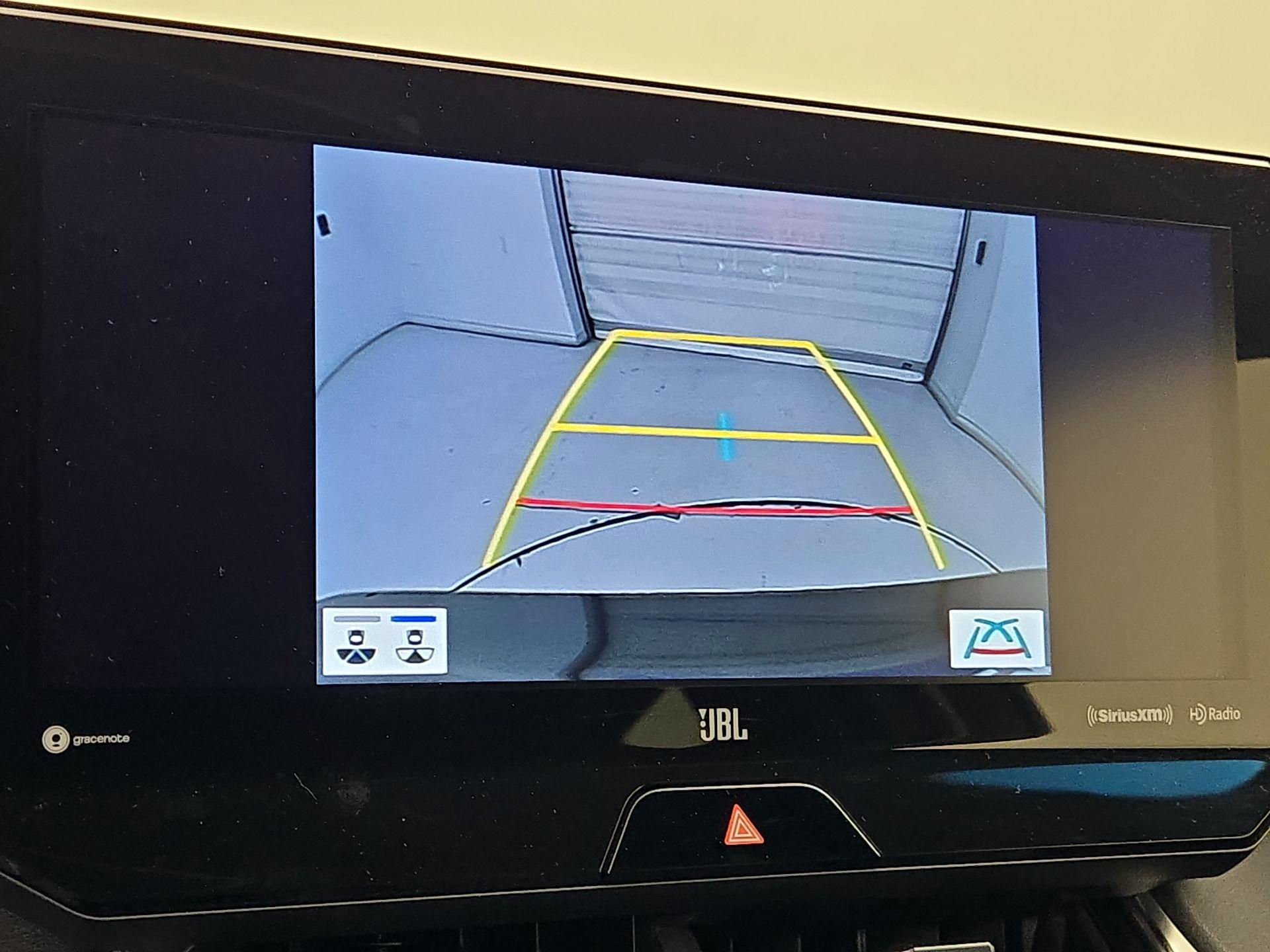 Thumbnail: 2021 Toyota Venza - 14