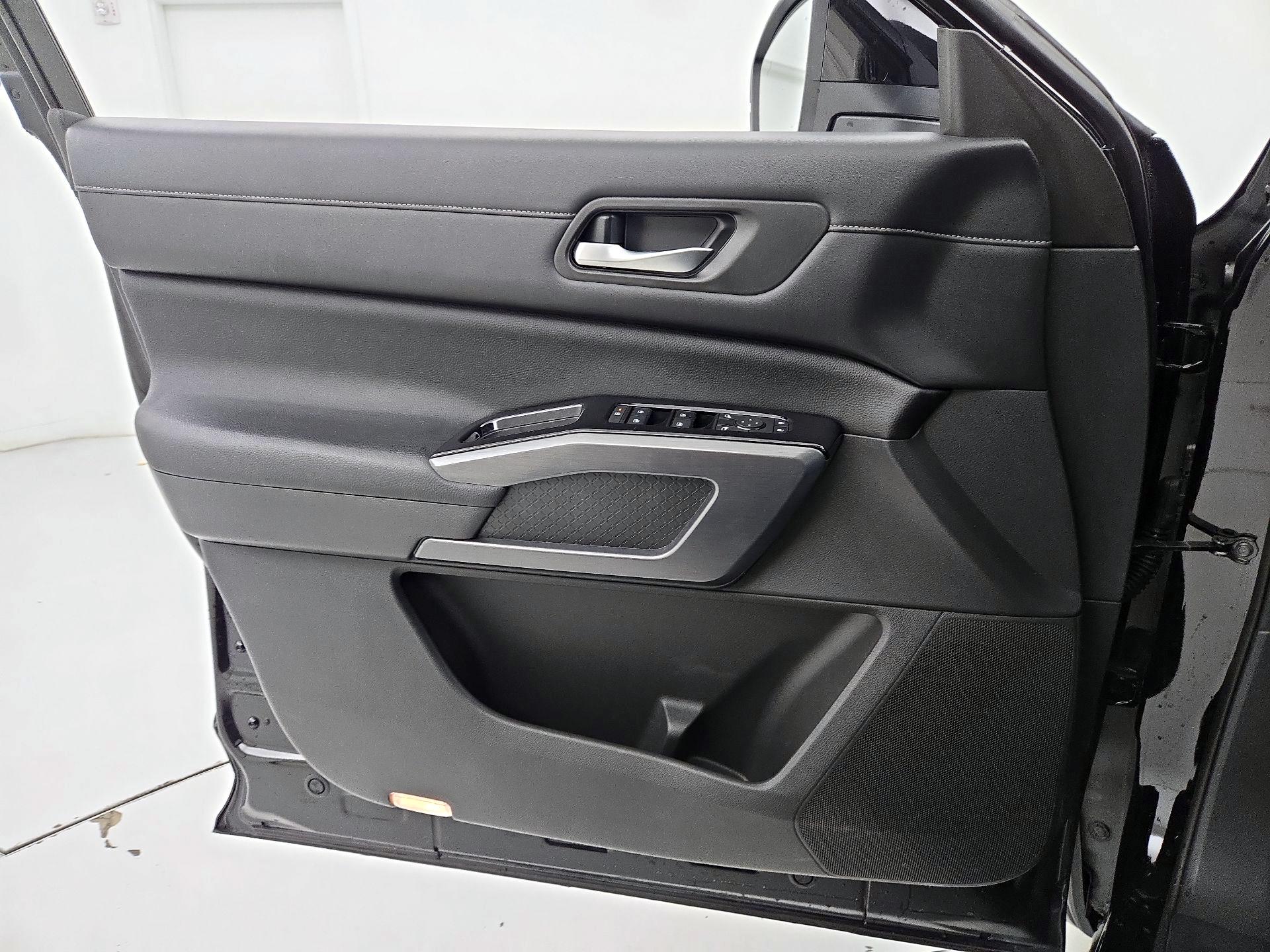 Thumbnail: 2022 Nissan Pathfinder - 12