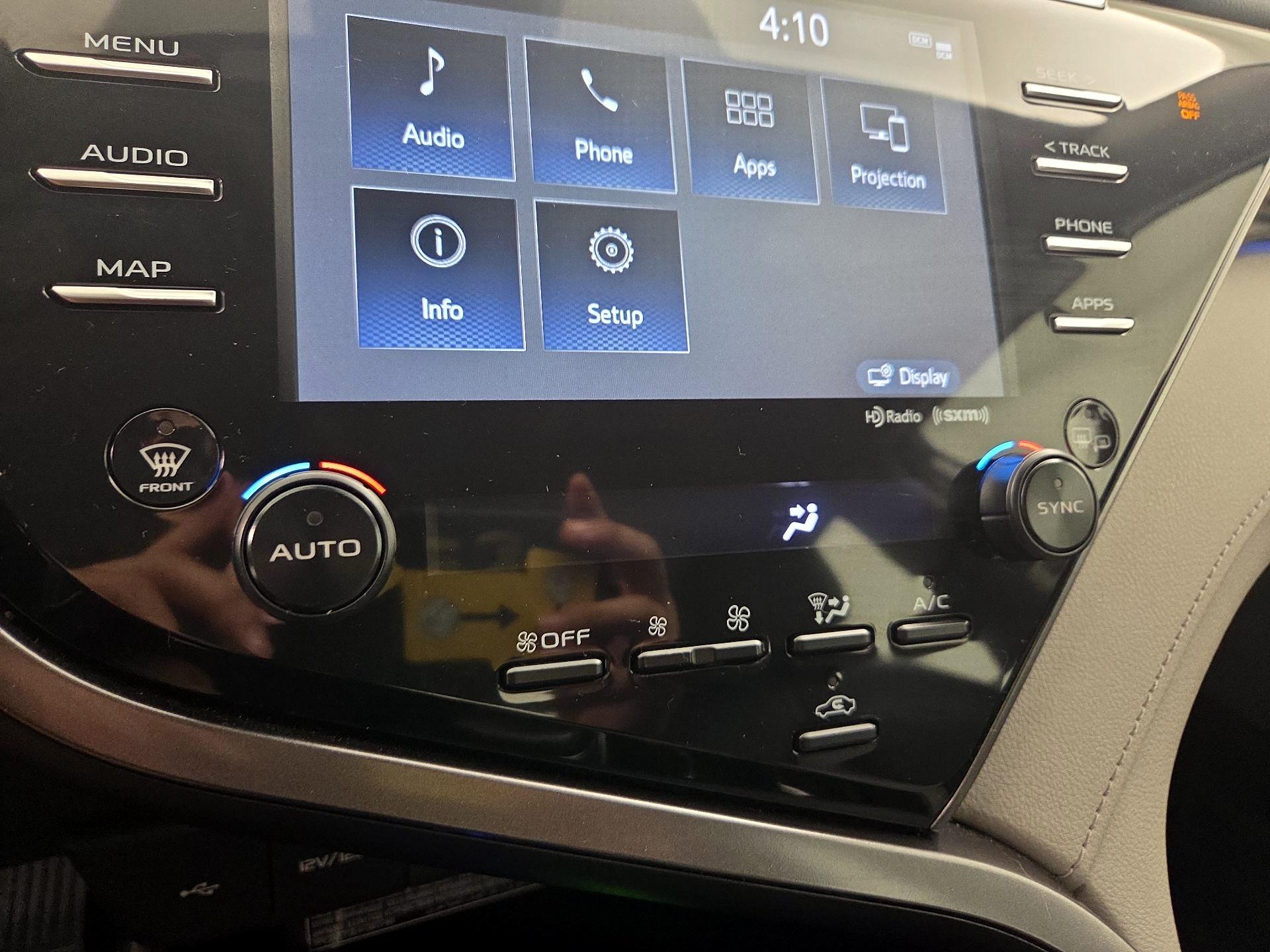 Thumbnail: 2020 Toyota Camry - 16