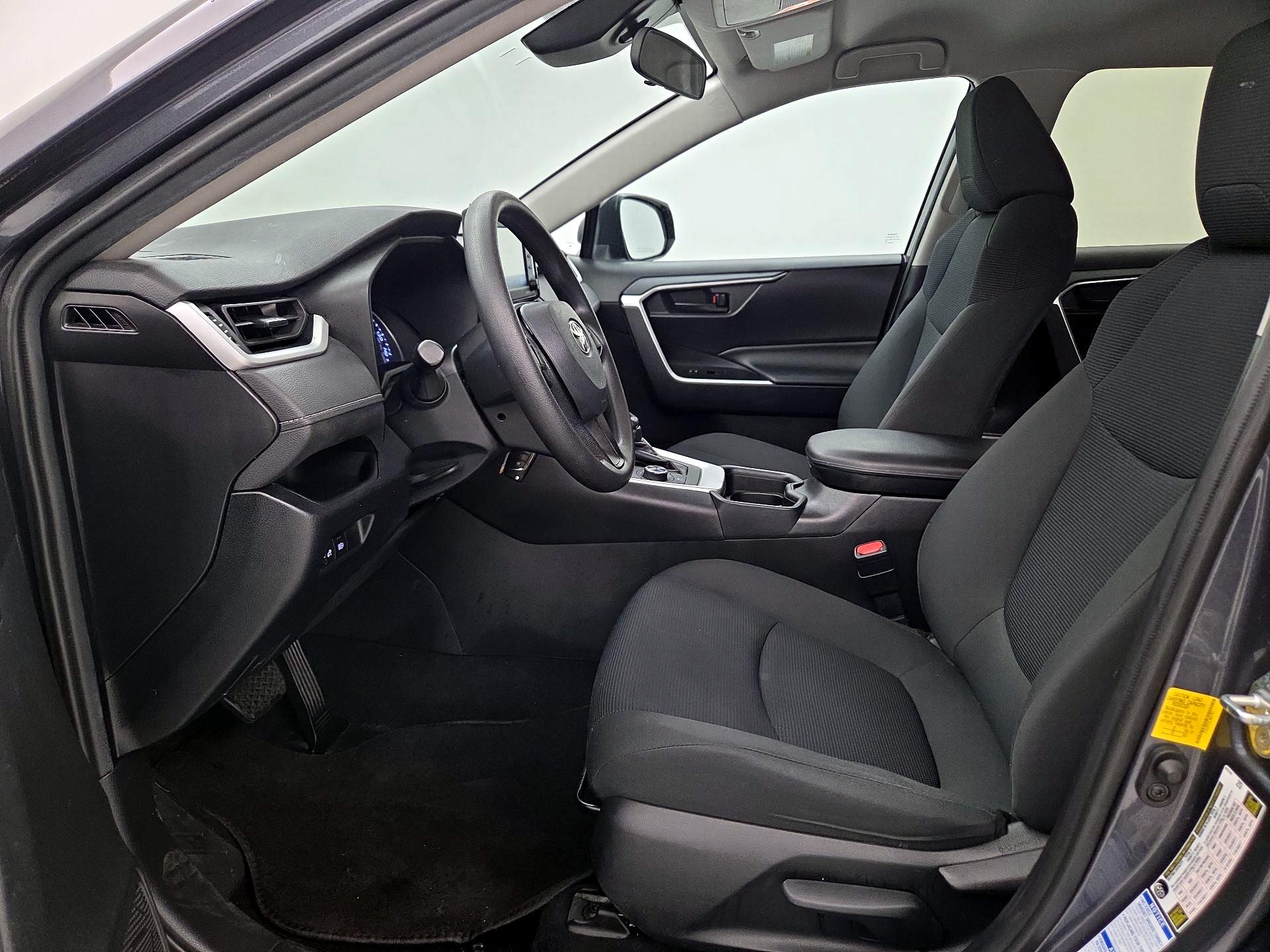 Thumbnail: 2020 Toyota RAV4 - 11