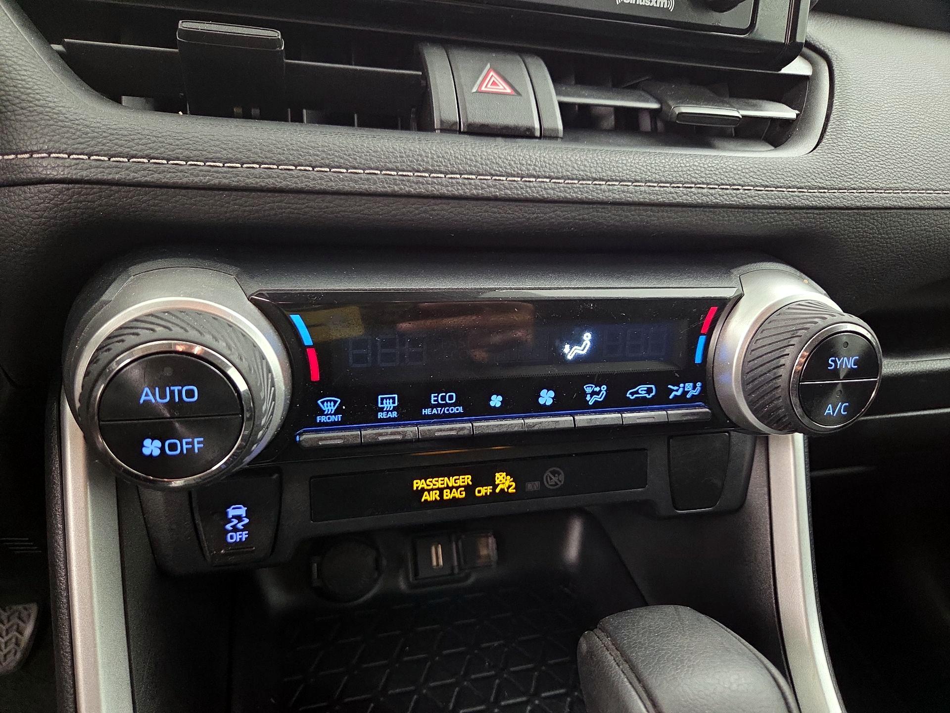 Thumbnail: 2020 Toyota RAV4 - 16