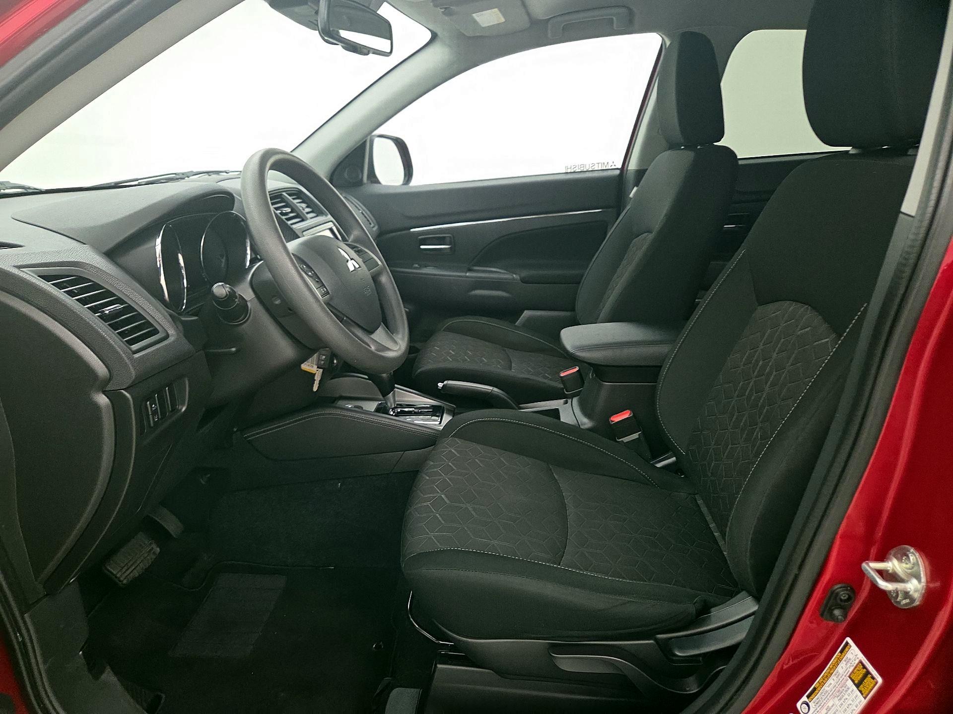 Thumbnail: 2023 Mitsubishi Outlander Sport - 11