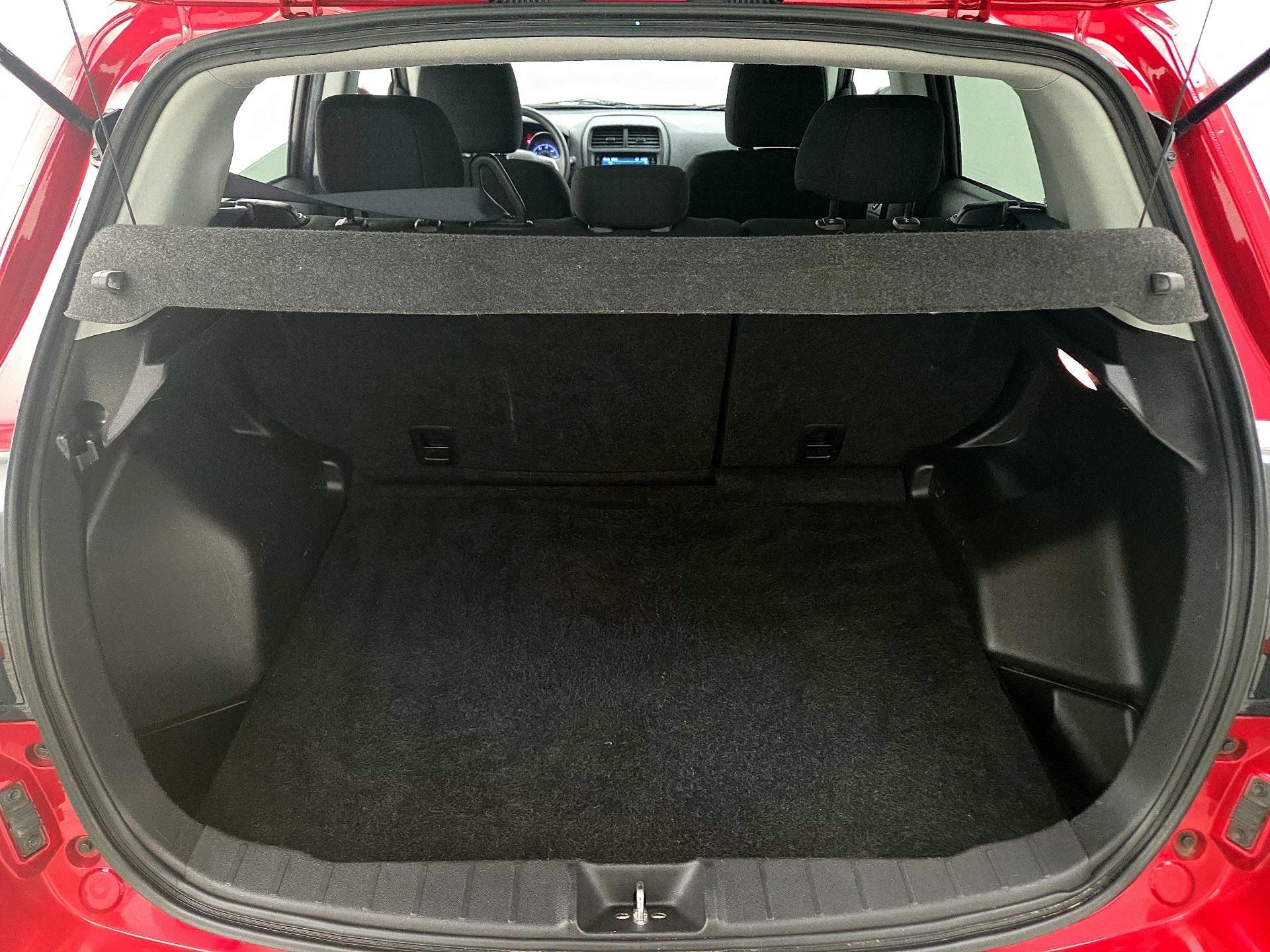 Thumbnail: 2023 Mitsubishi Outlander Sport - 20