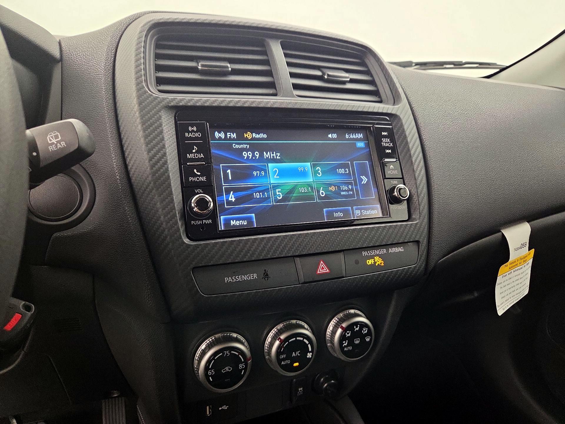 Thumbnail: 2022 Mitsubishi Outlander Sport - 15