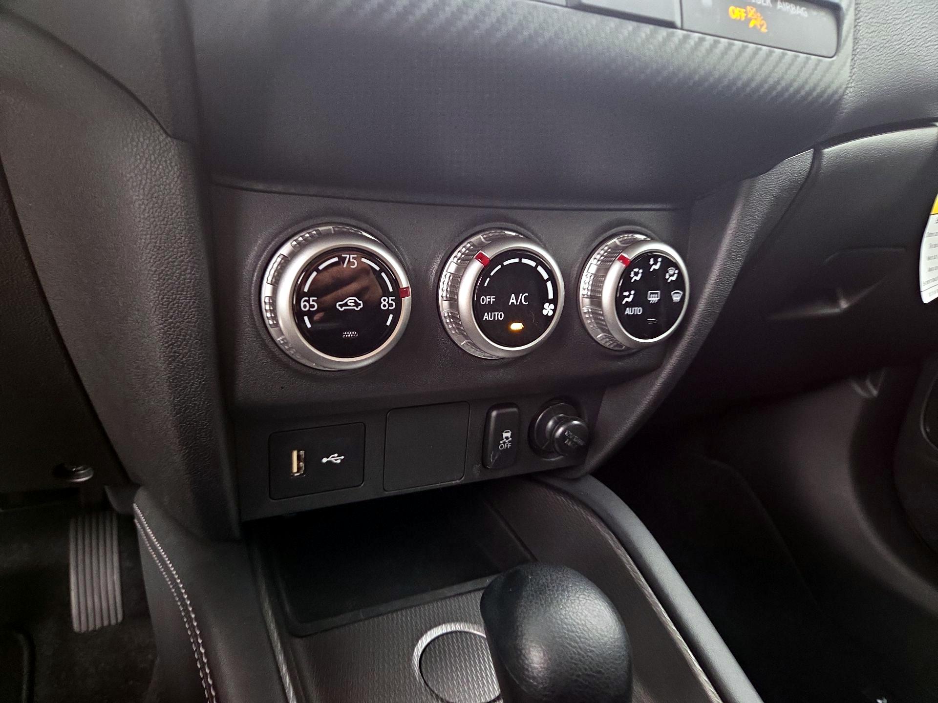 Thumbnail: 2022 Mitsubishi Outlander Sport - 16