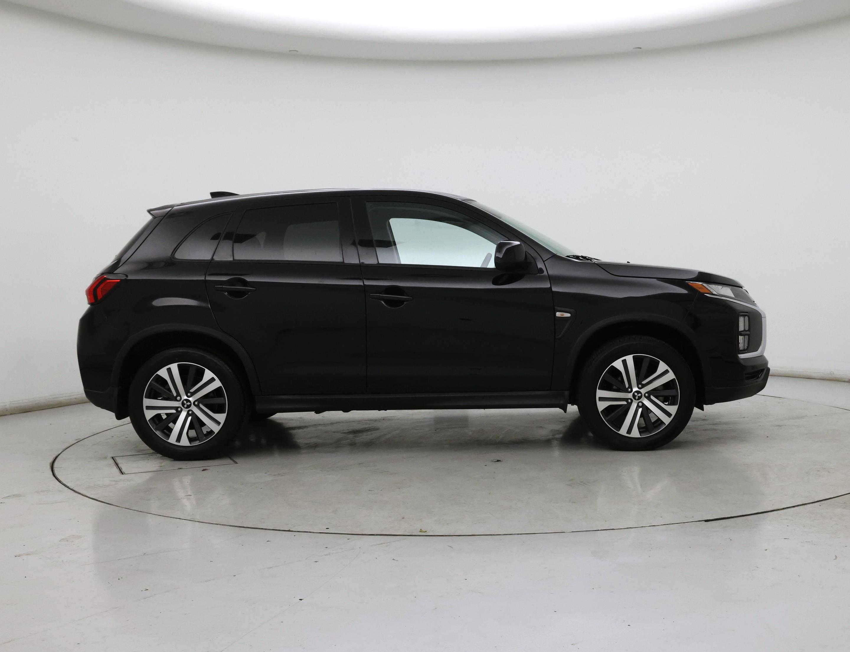 Thumbnail: 2022 Mitsubishi Outlander Sport - 7