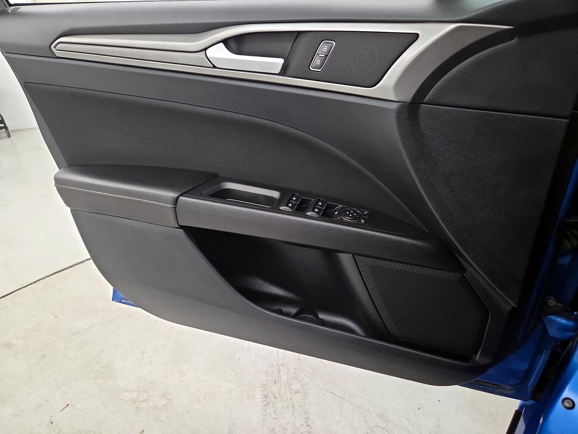 Thumbnail: 2020 Ford Fusion - 12