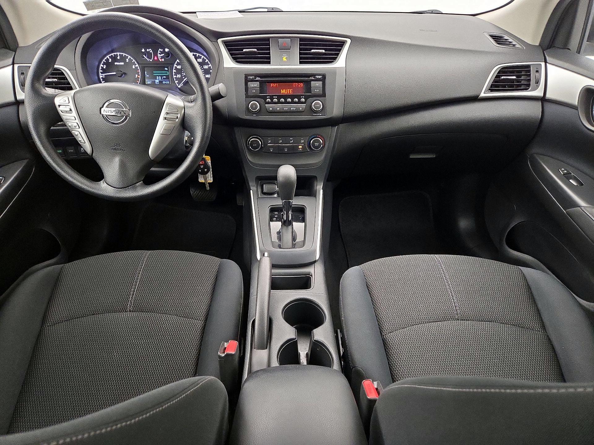 Thumbnail: 2016 Nissan Sentra - 9