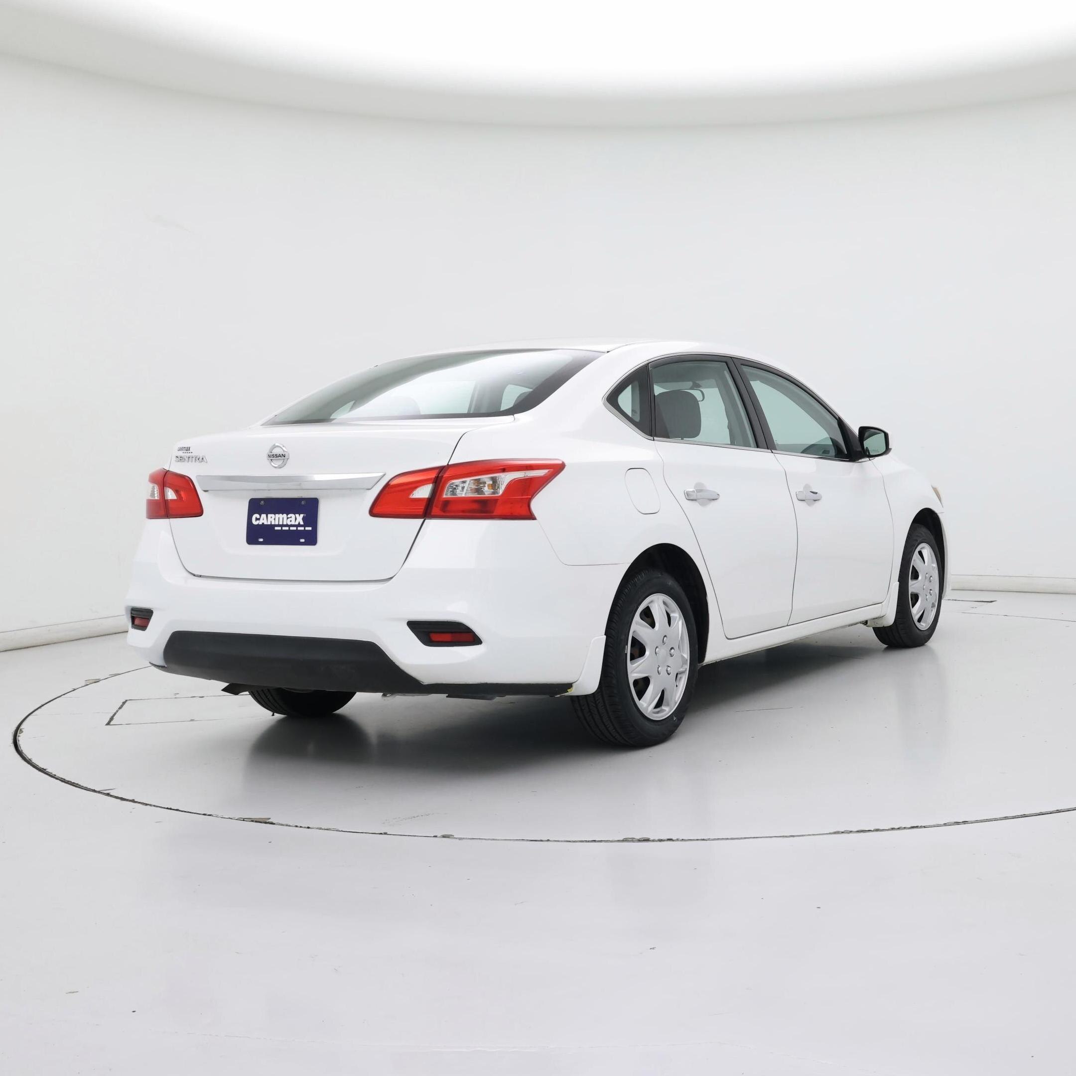 Thumbnail: 2016 Nissan Sentra - 8