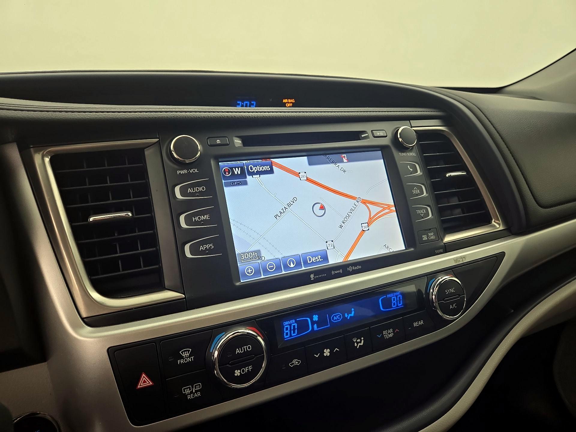 Thumbnail: 2019 Toyota Highlander - 14