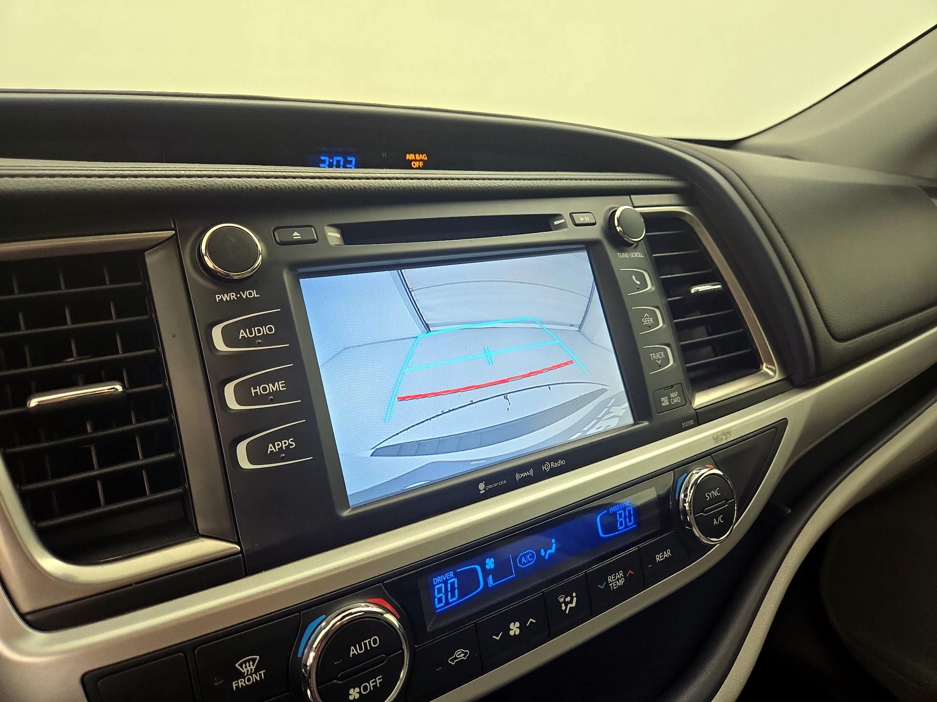 Thumbnail: 2019 Toyota Highlander - 15