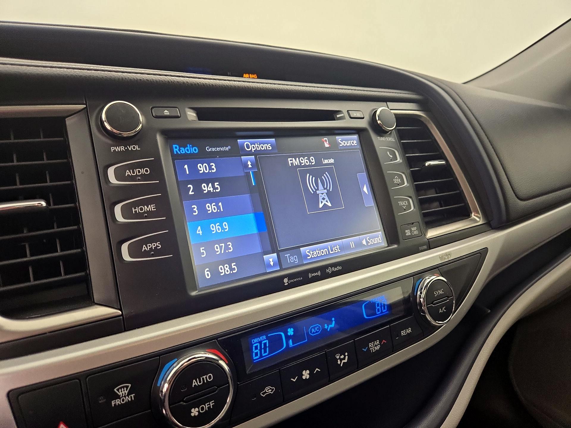 Thumbnail: 2019 Toyota Highlander - 16