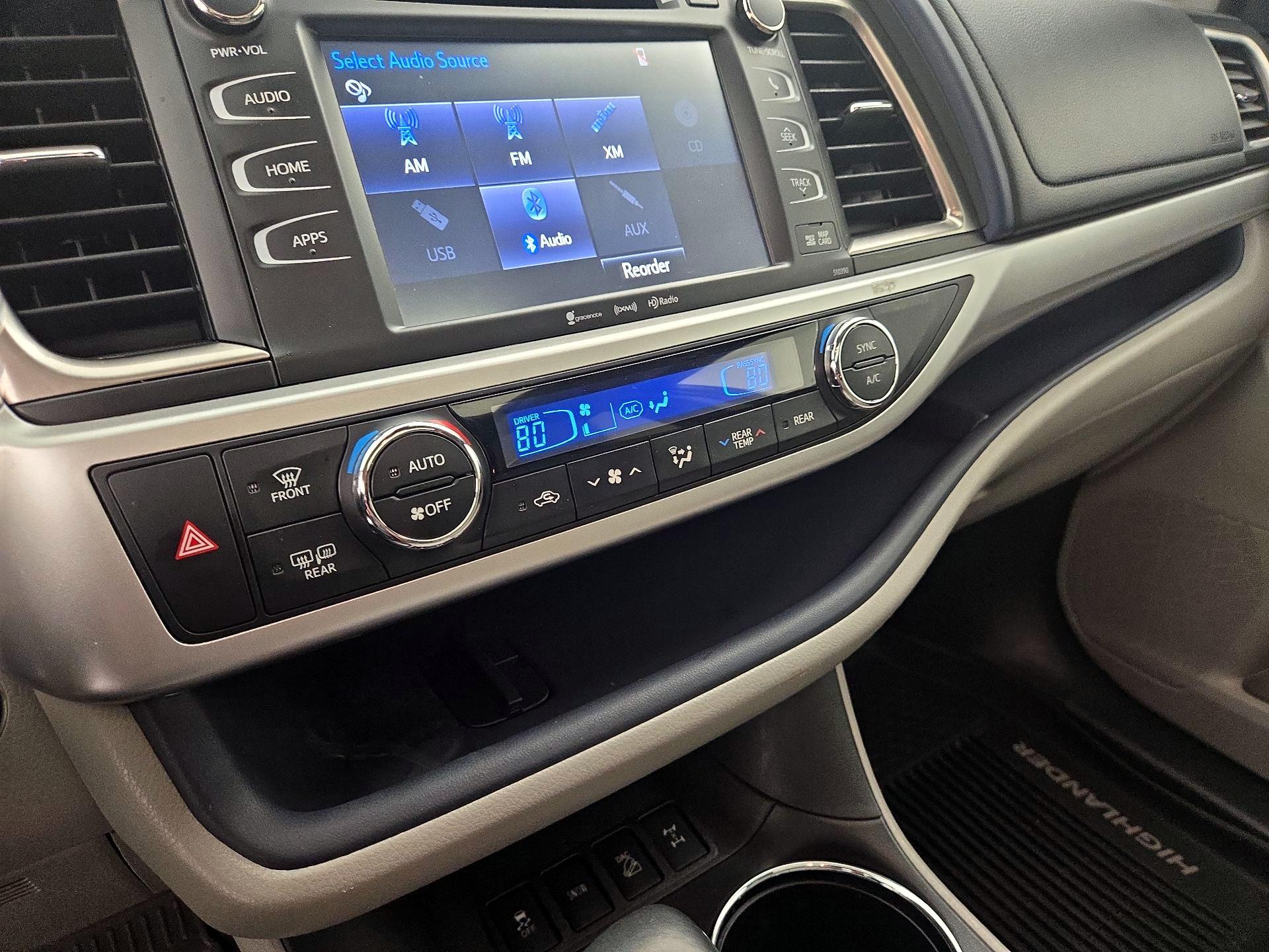 Thumbnail: 2019 Toyota Highlander - 17