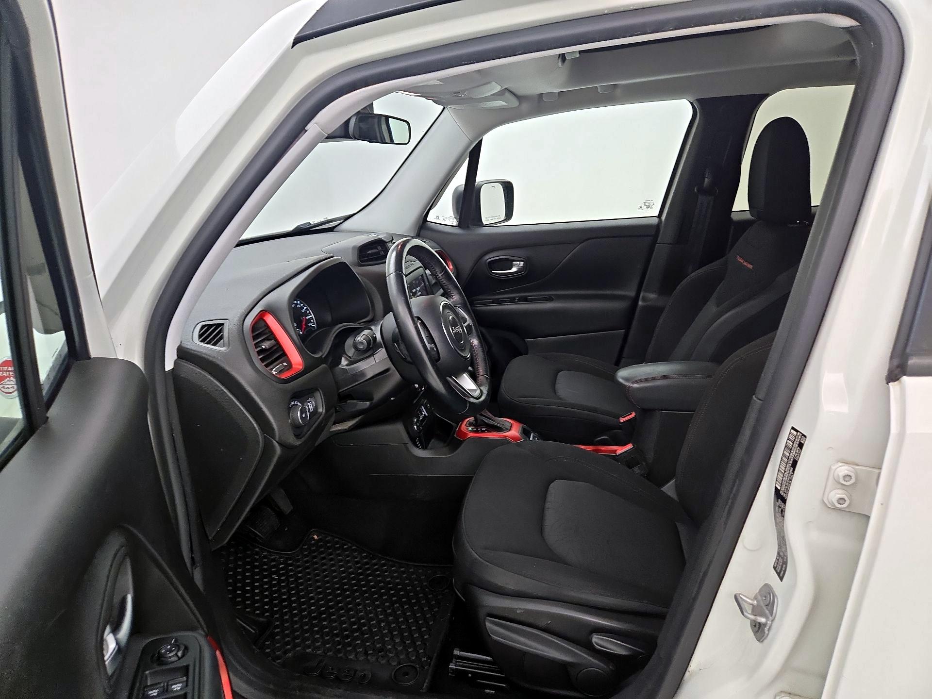 Thumbnail: 2017 Jeep Renegade - 11