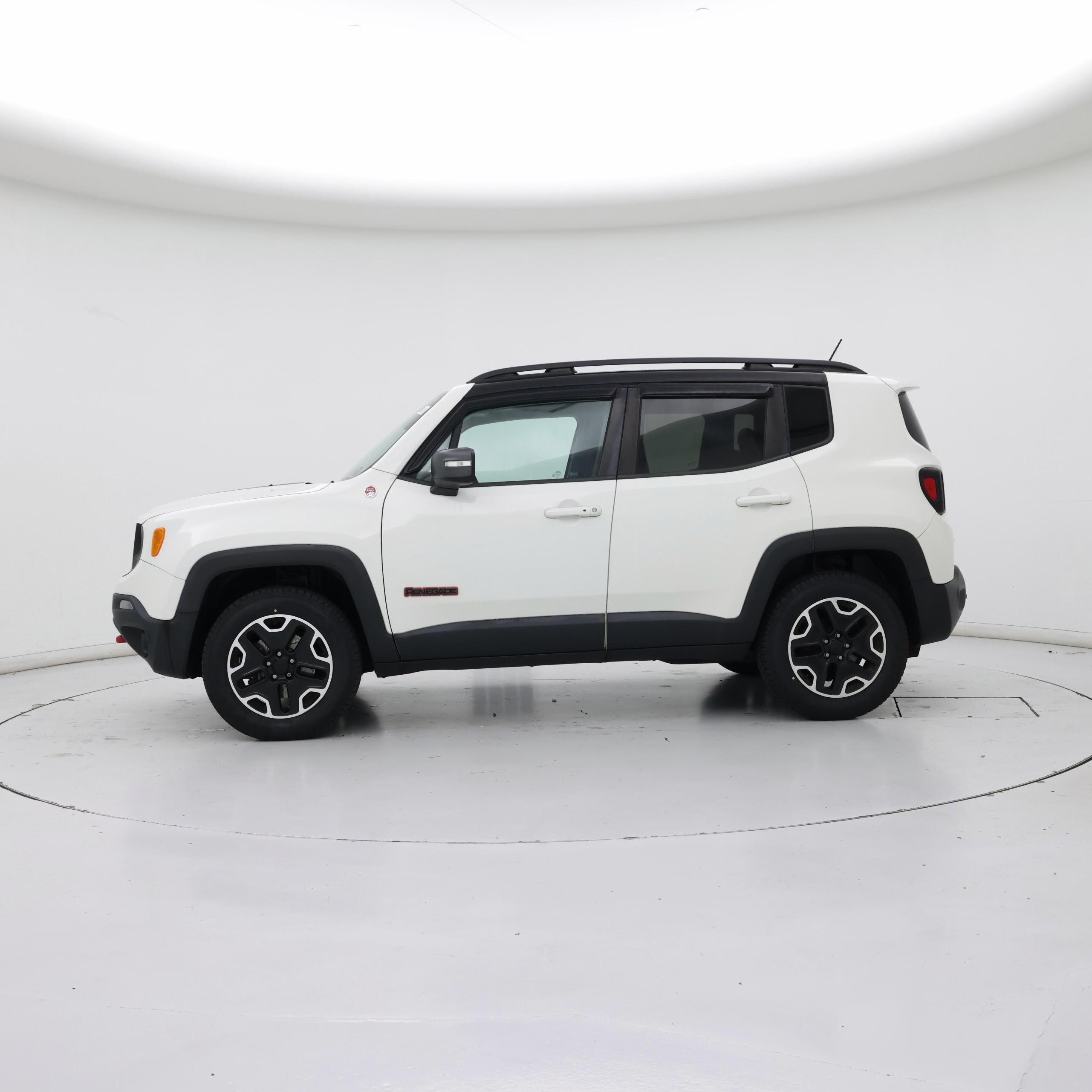 Thumbnail: 2017 Jeep Renegade - 3