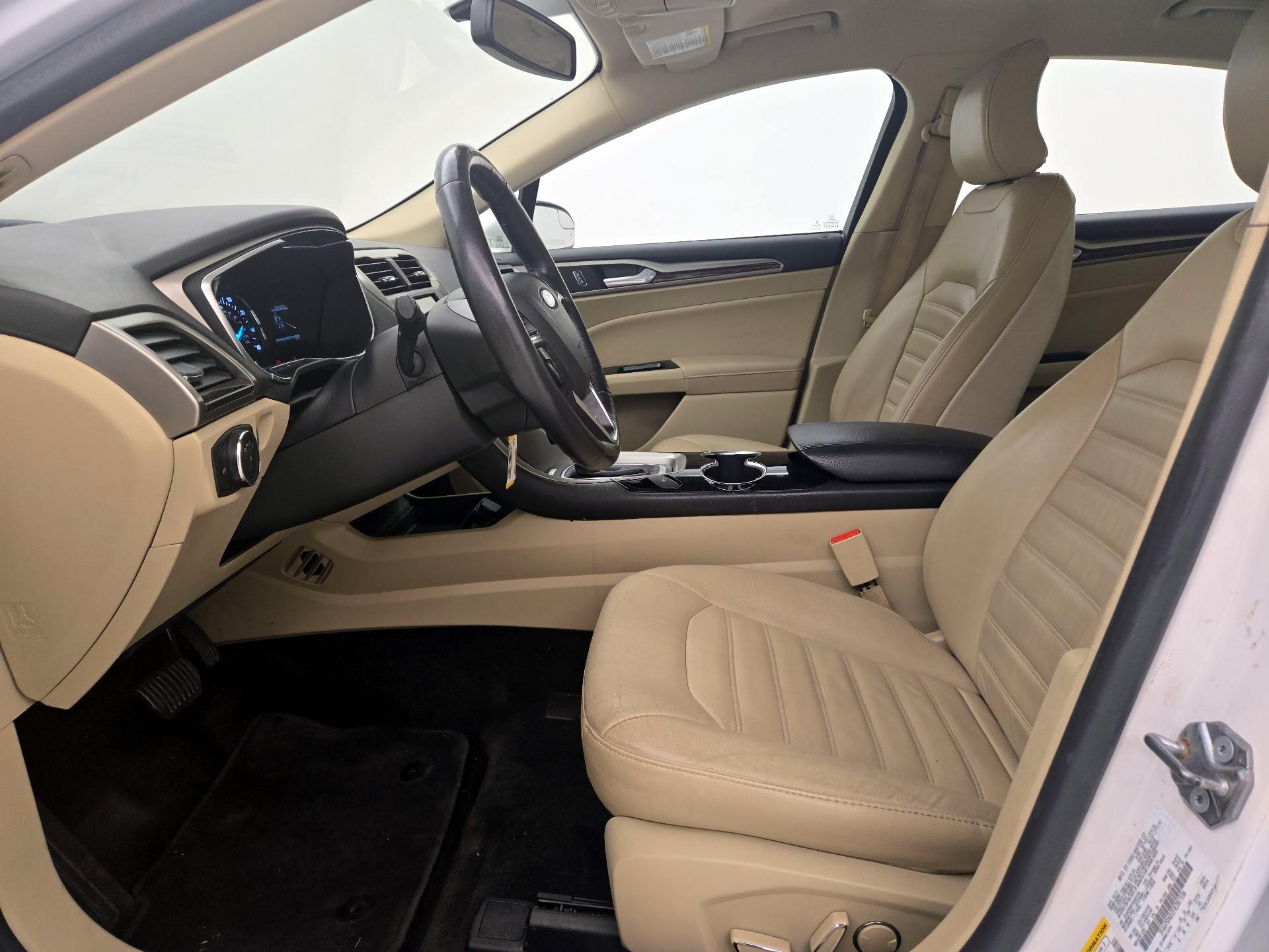 Thumbnail: 2015 Ford Fusion - 11