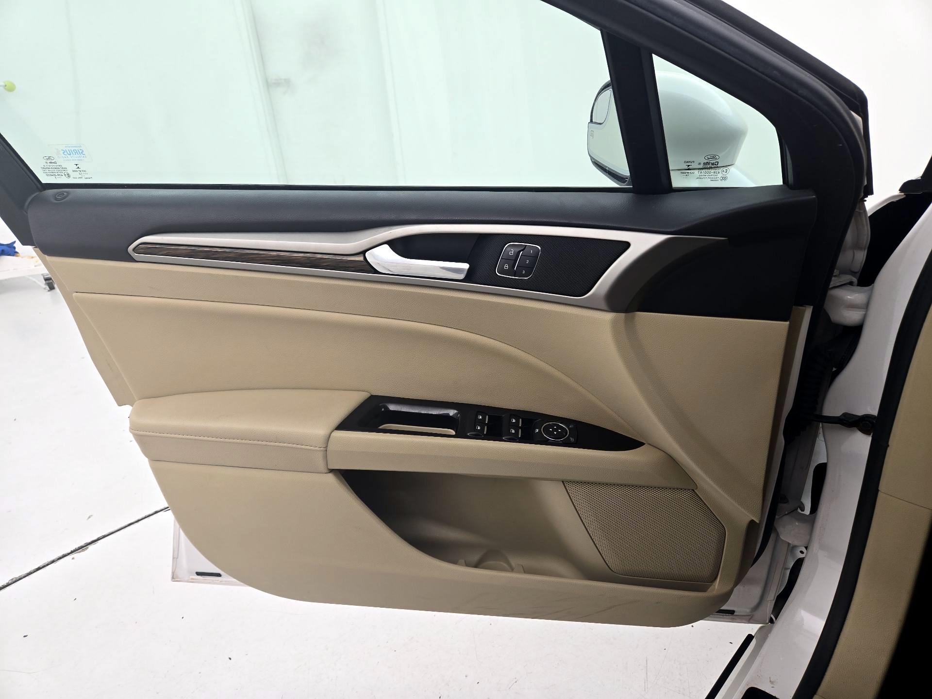 Thumbnail: 2015 Ford Fusion - 12