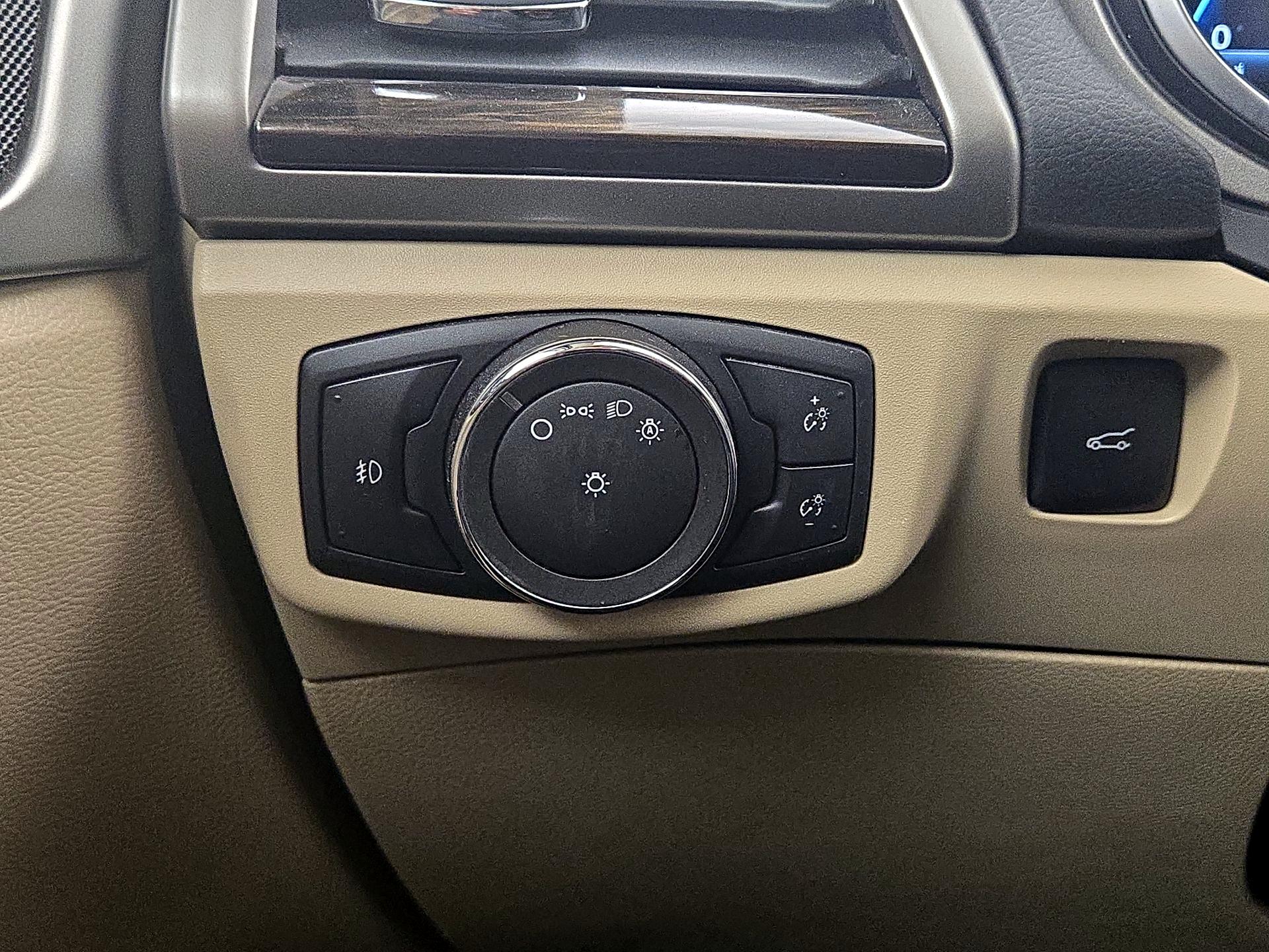 Thumbnail: 2015 Ford Fusion - 13