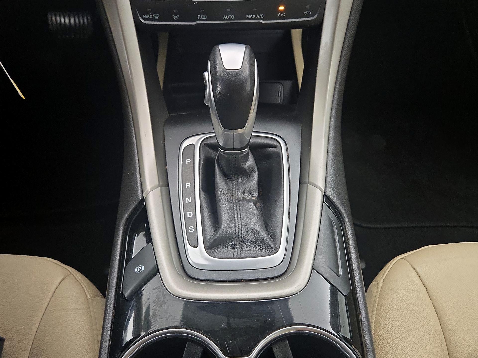 Thumbnail: 2015 Ford Fusion - 18