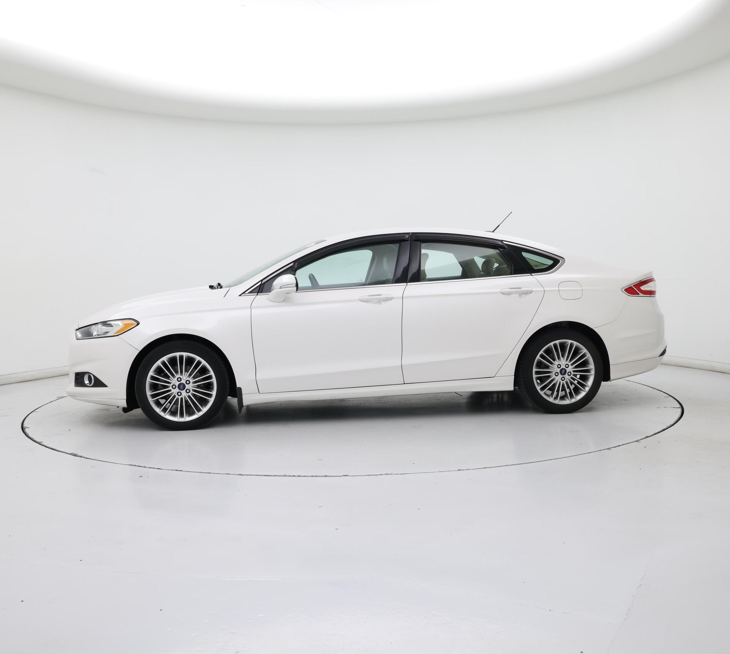 Thumbnail: 2015 Ford Fusion - 3