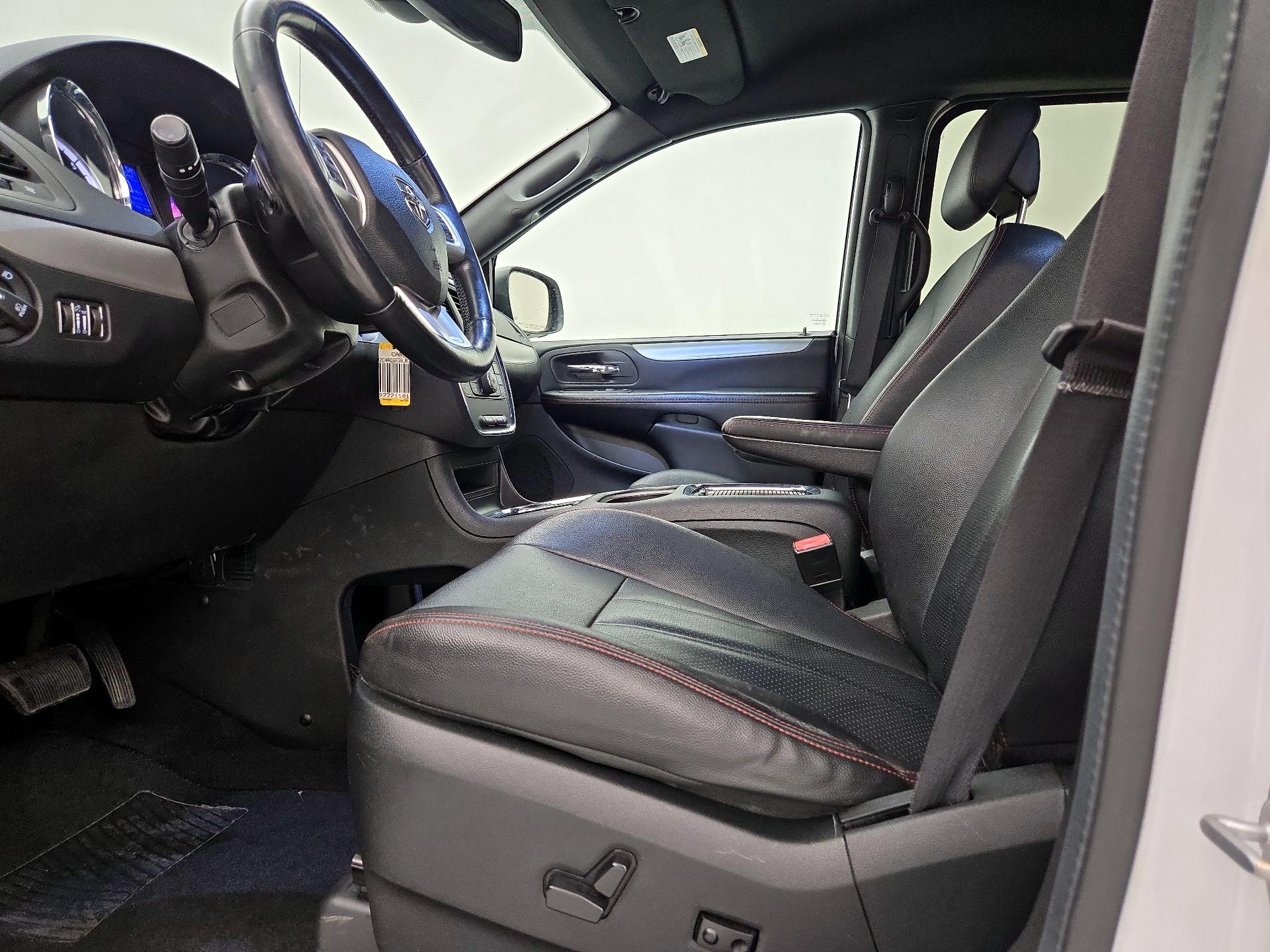 Thumbnail: 2018 Dodge Grand Caravan - 11