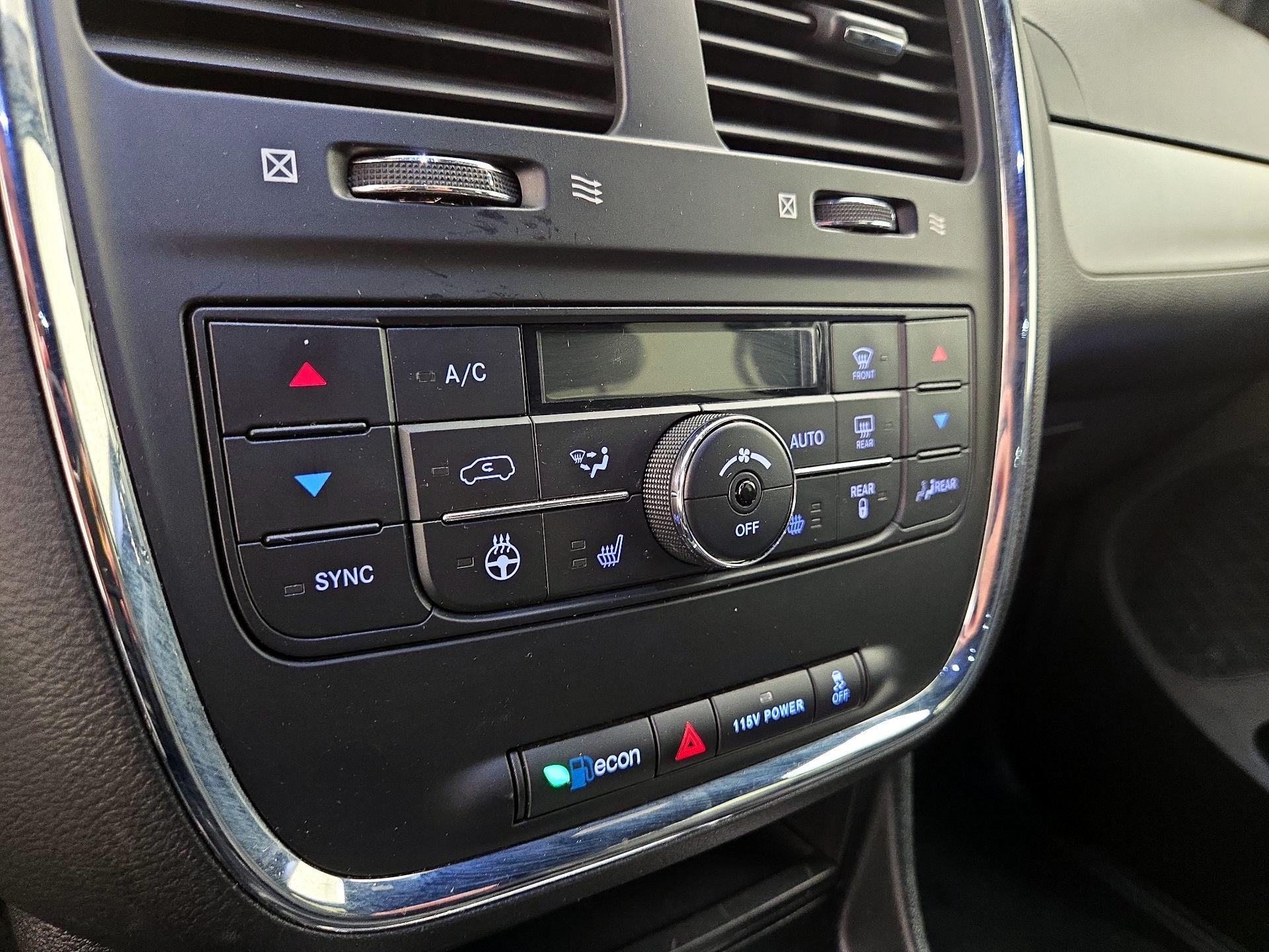 Thumbnail: 2018 Dodge Grand Caravan - 16