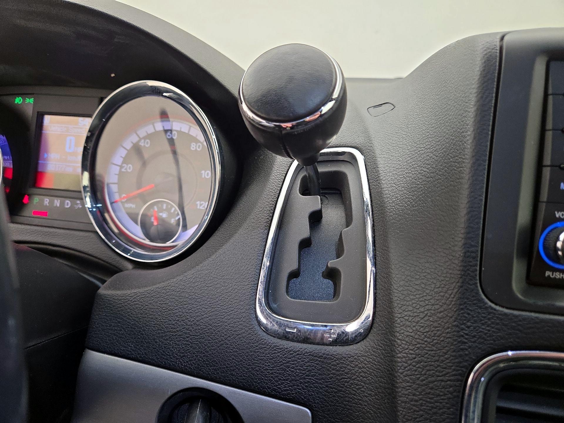 Thumbnail: 2018 Dodge Grand Caravan - 17