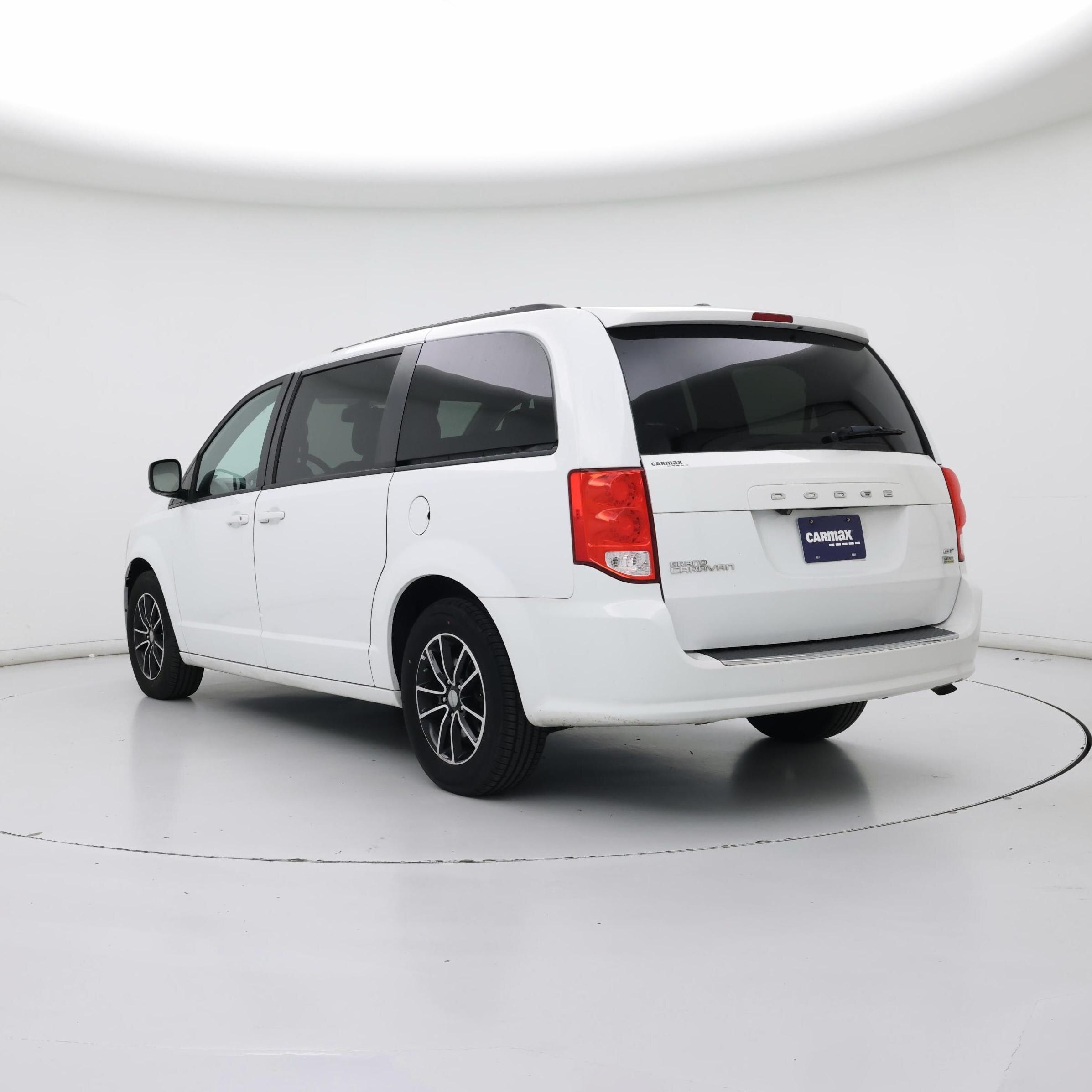 Thumbnail: 2018 Dodge Grand Caravan - 2