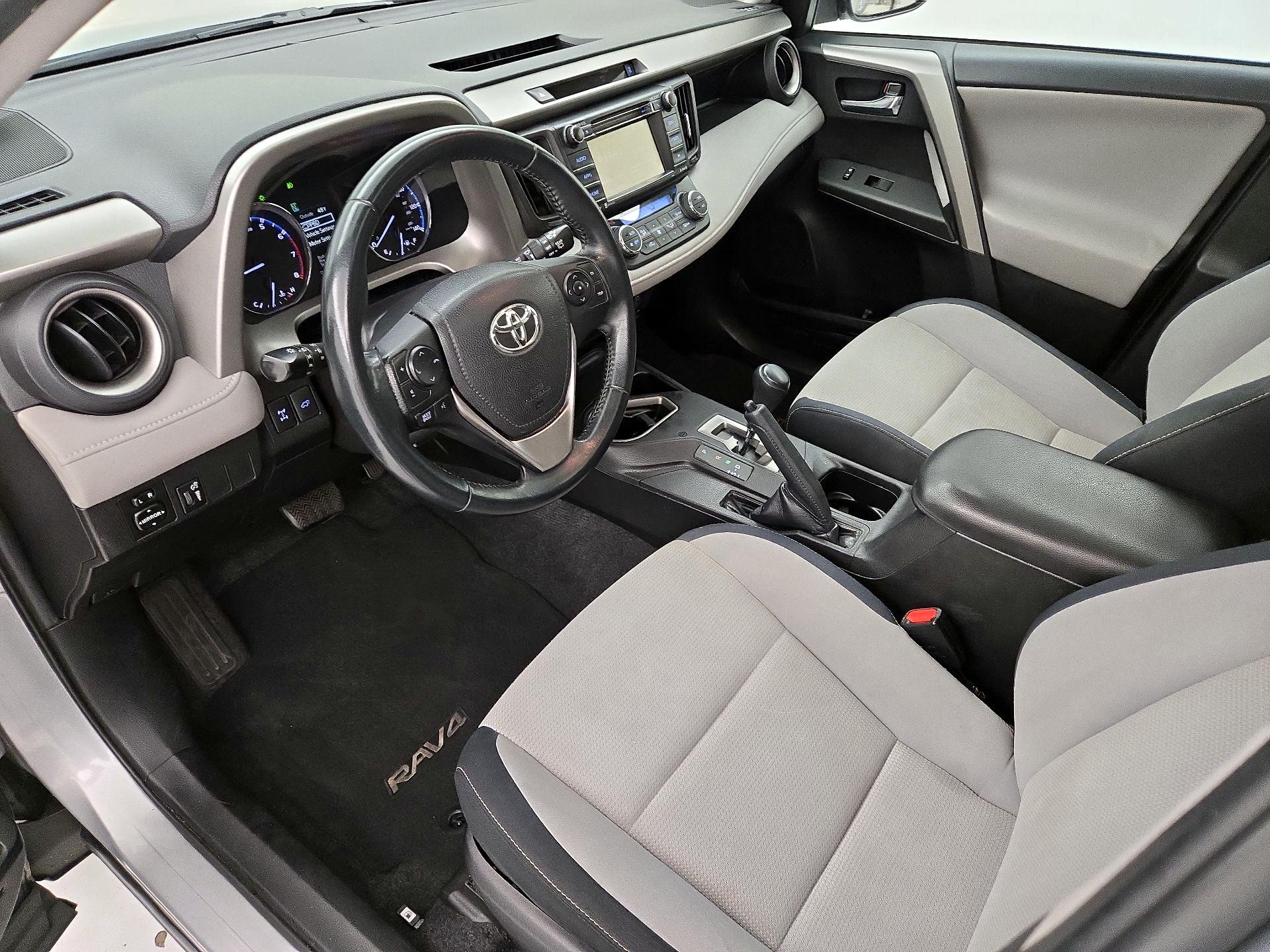 Thumbnail: 2016 Toyota RAV4 - 11